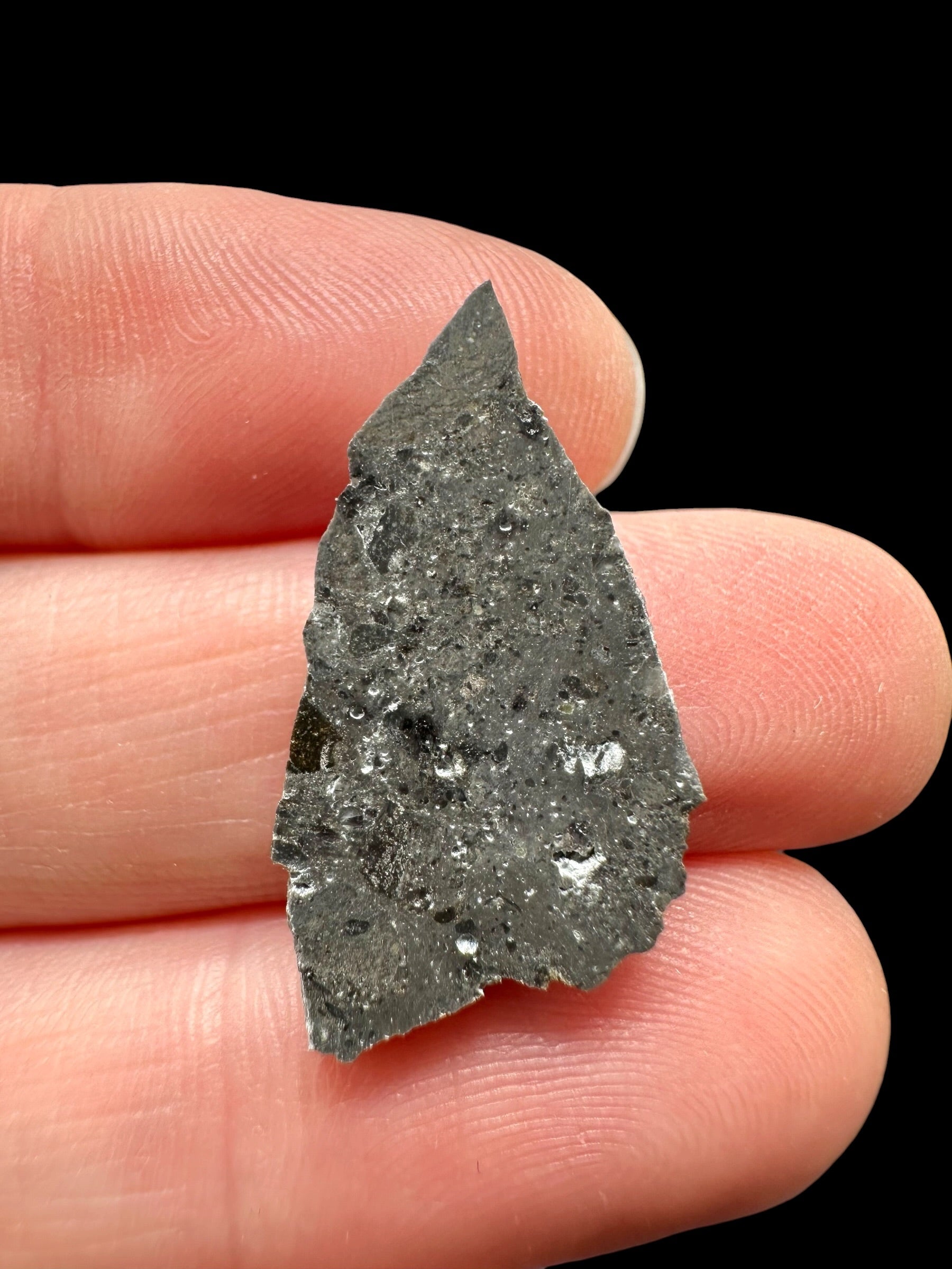 Lunar meteorite NWA 17865 – 1,3g – Algeria - MENWL29