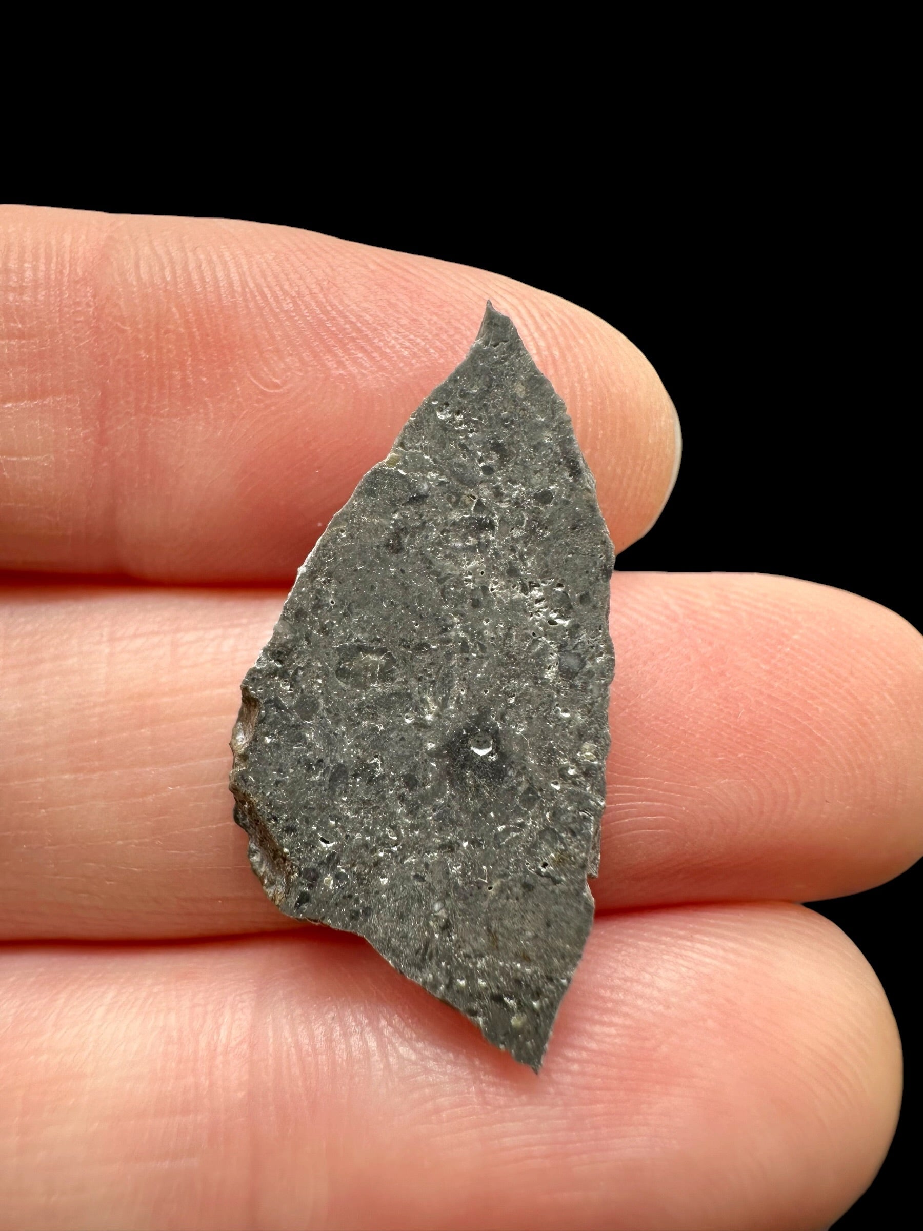 Lunar meteorite NWA 17865 – 1,3g – Algeria - MENWL29