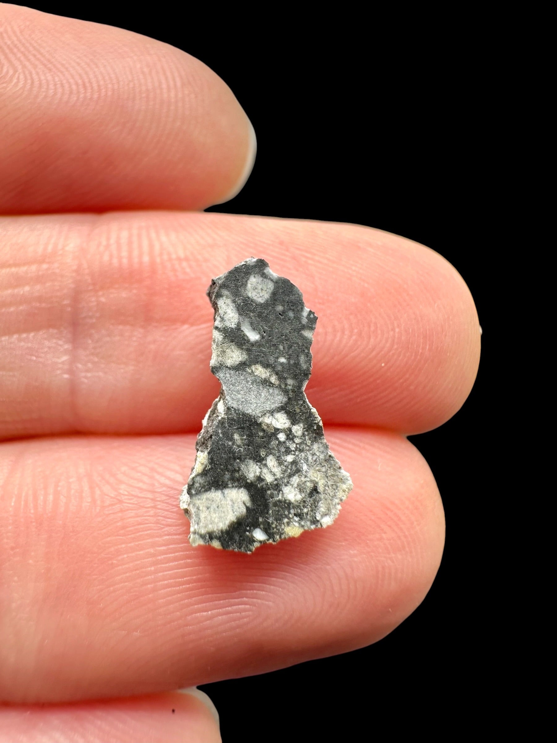 Lunar meteorite Ouargla 008 – 0,4g – Algeria - MEOU16