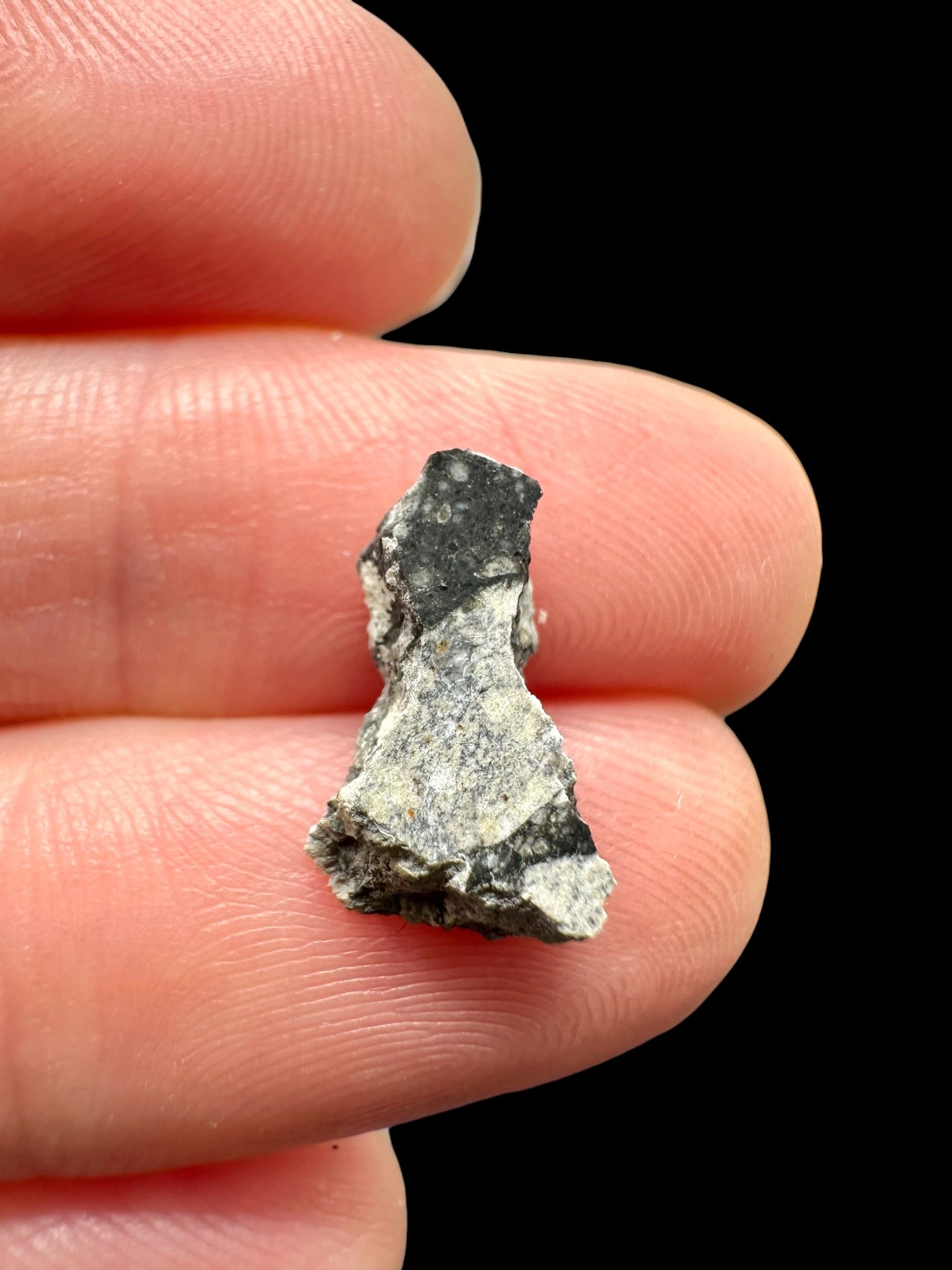 Lunar meteorite Ouargla 008 – 0,4g – Algeria - MEOU16