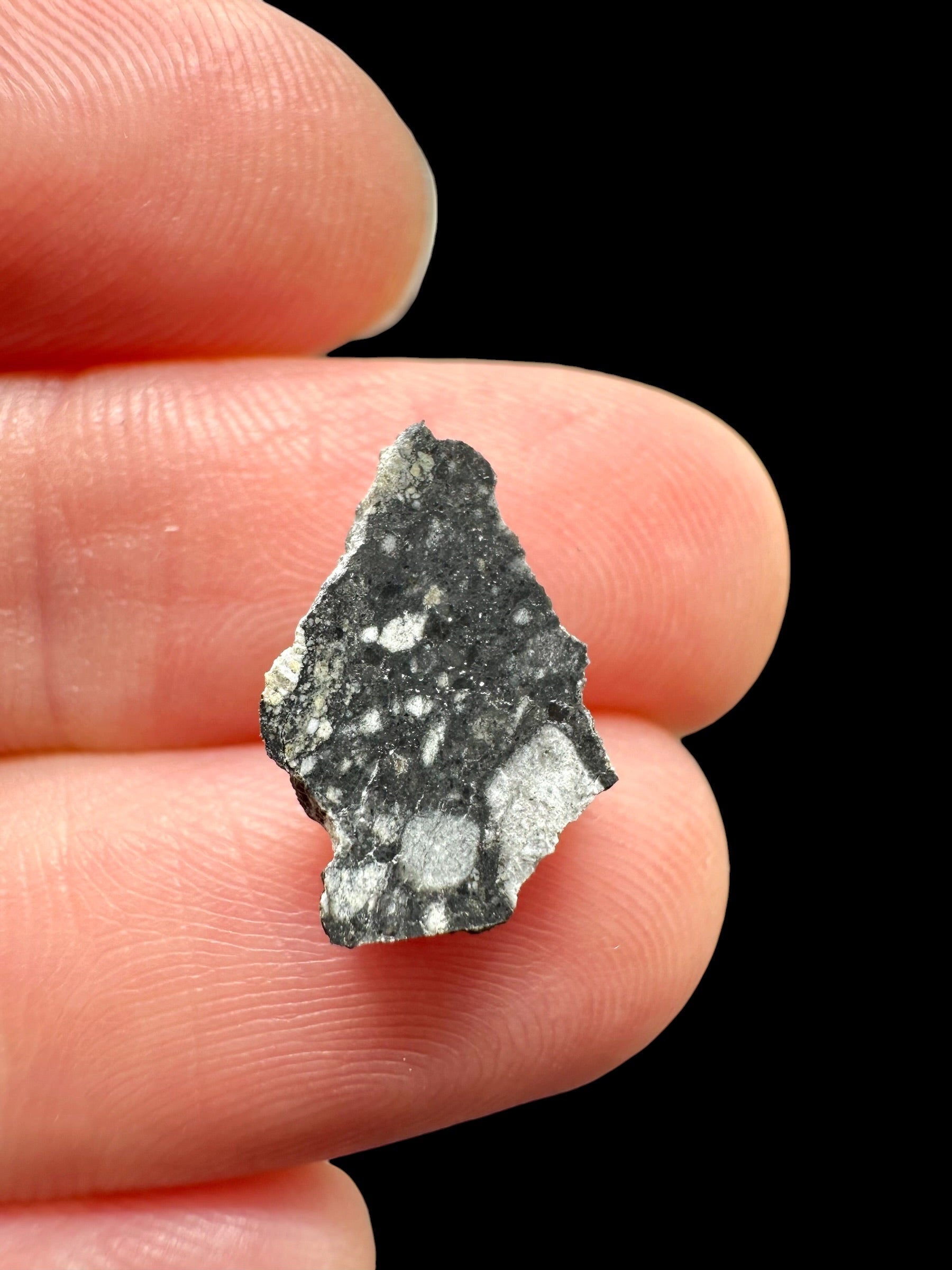 Lunar meteorite Ouargla 008 – 0,5g – Algeria - MEOU20