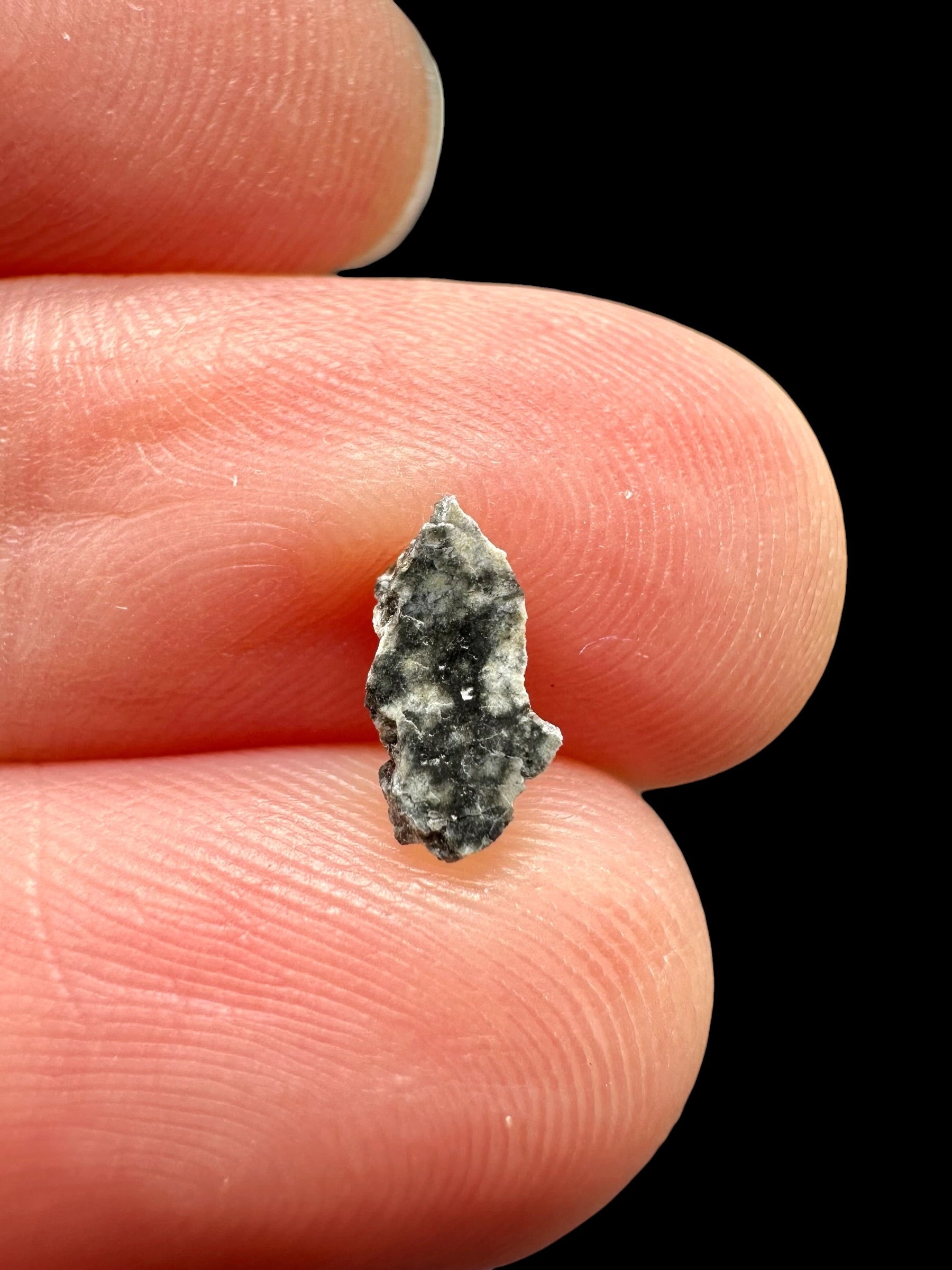 Lunar meteorite Ouargla 008 – 0,1g – Algeria - MEOU23