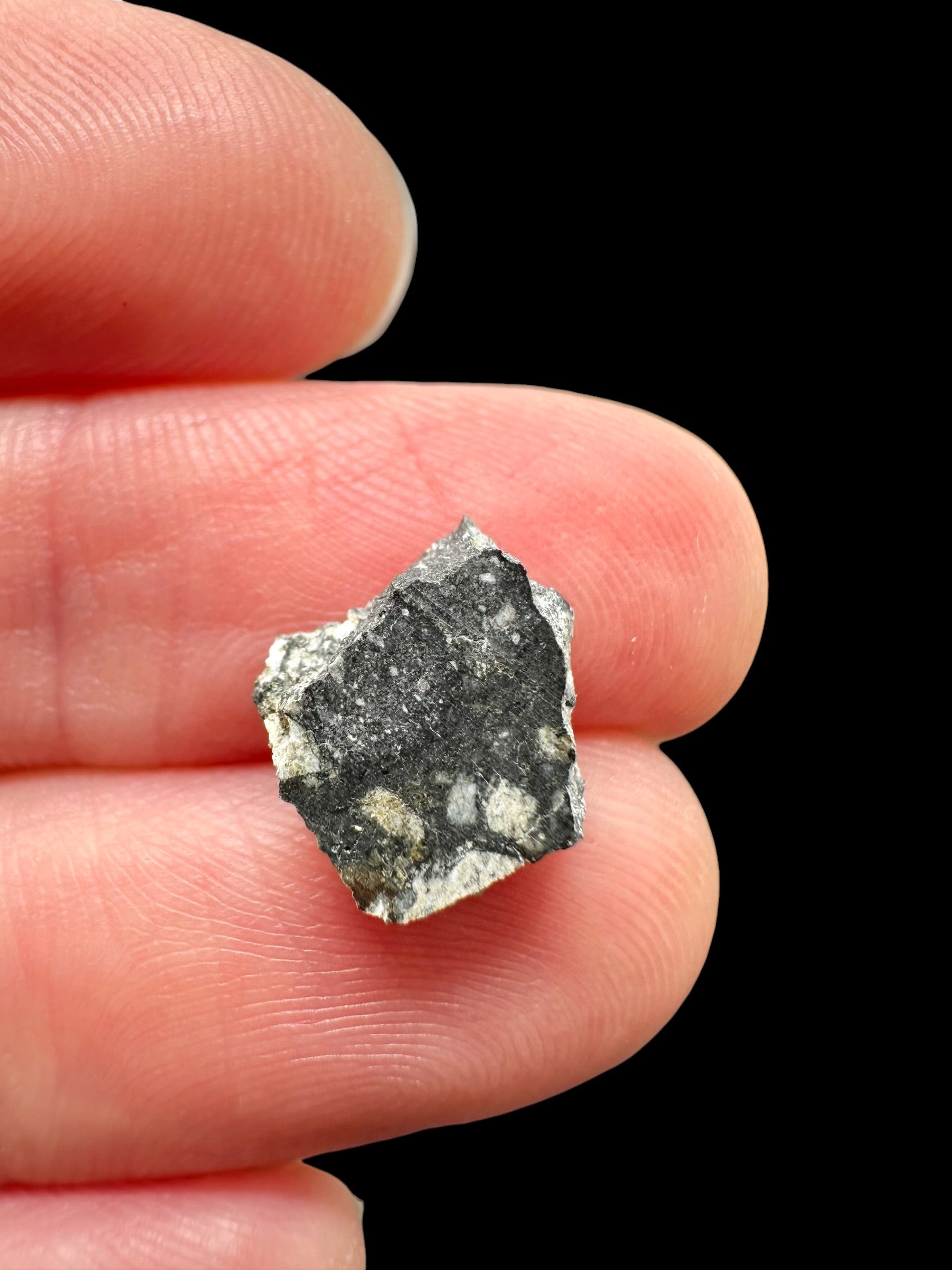 Lunar meteorite Ouargla 008 – 0,4g – Algeria - MEOU25