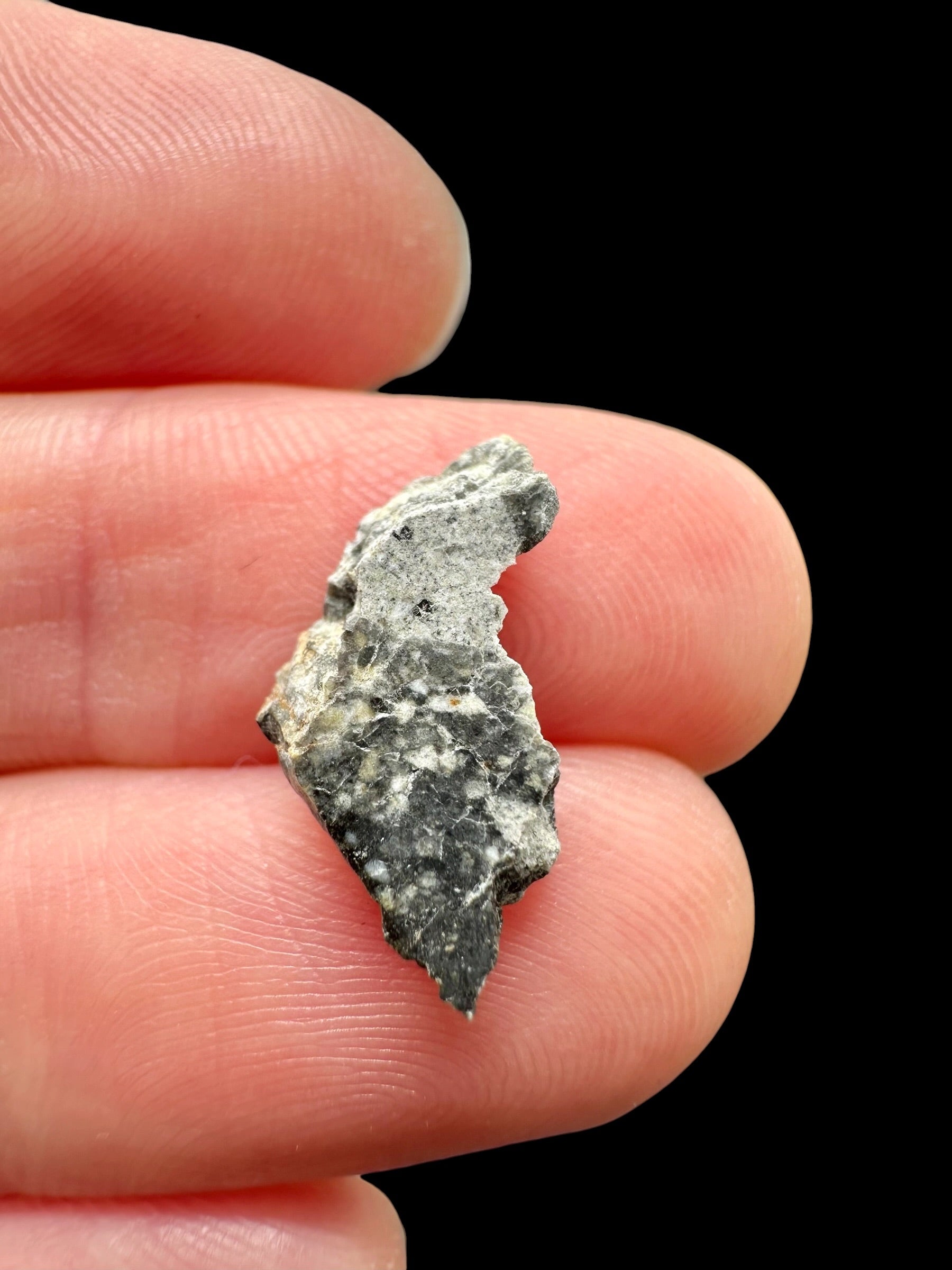 Lunar meteorite Ouargla 008 – 0,5g – Algeria - MEOU26