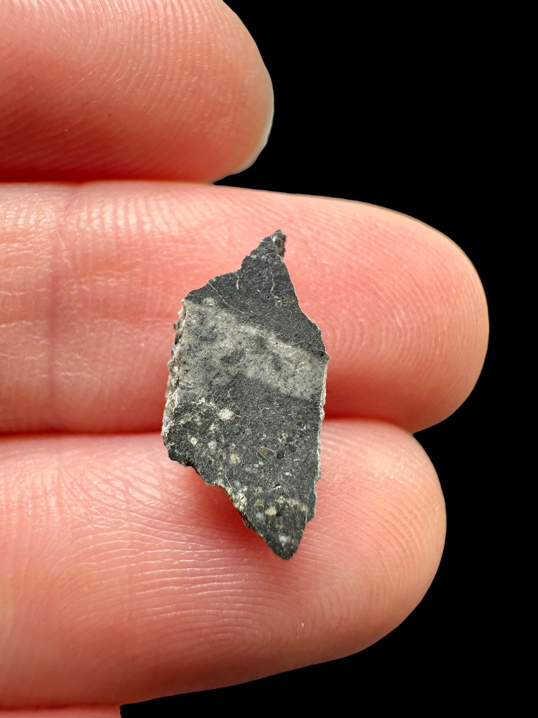Lunar meteorite Ouargla 008 – 0,4g – Algeria - MEOU35