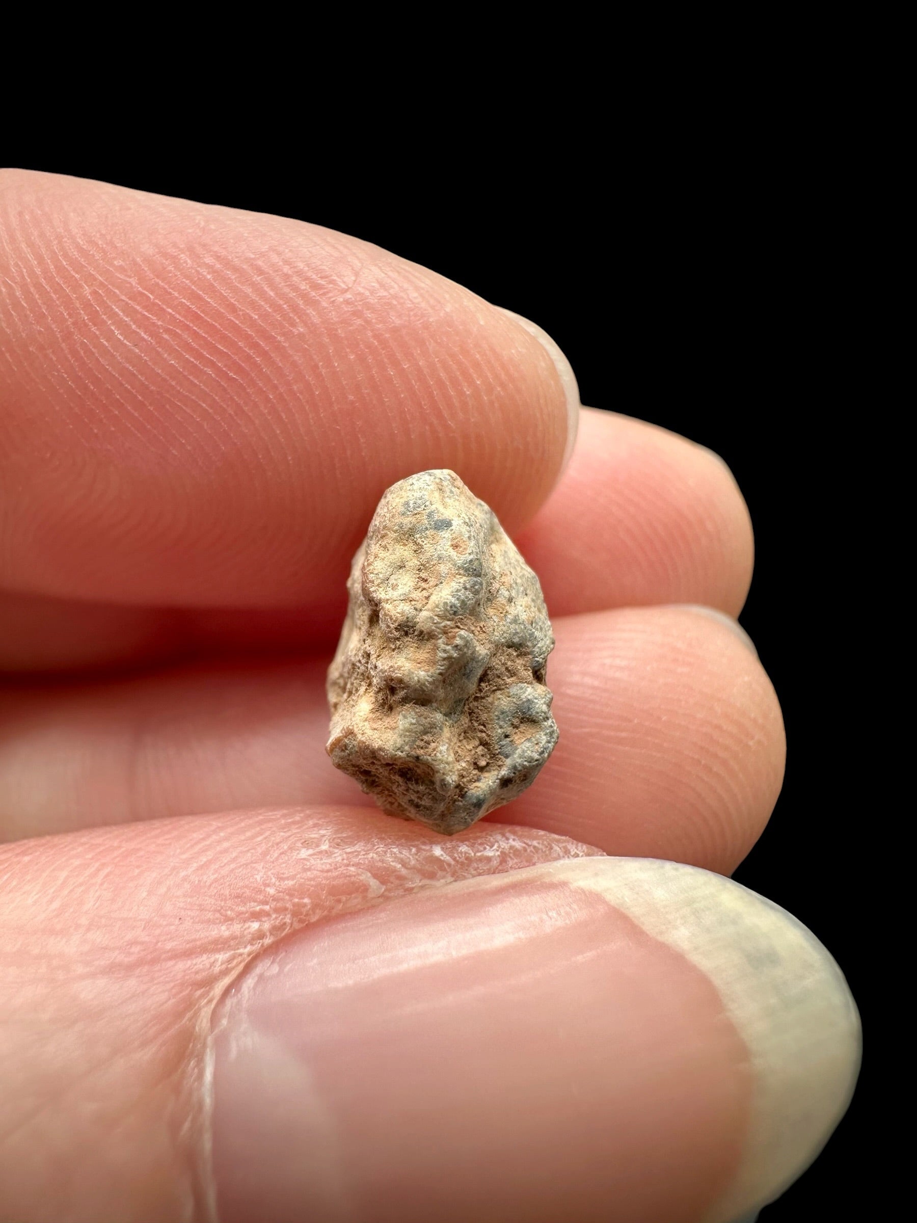 Lunar meteorite Bechar 007 – 0,7g – Algeria - MEBA145