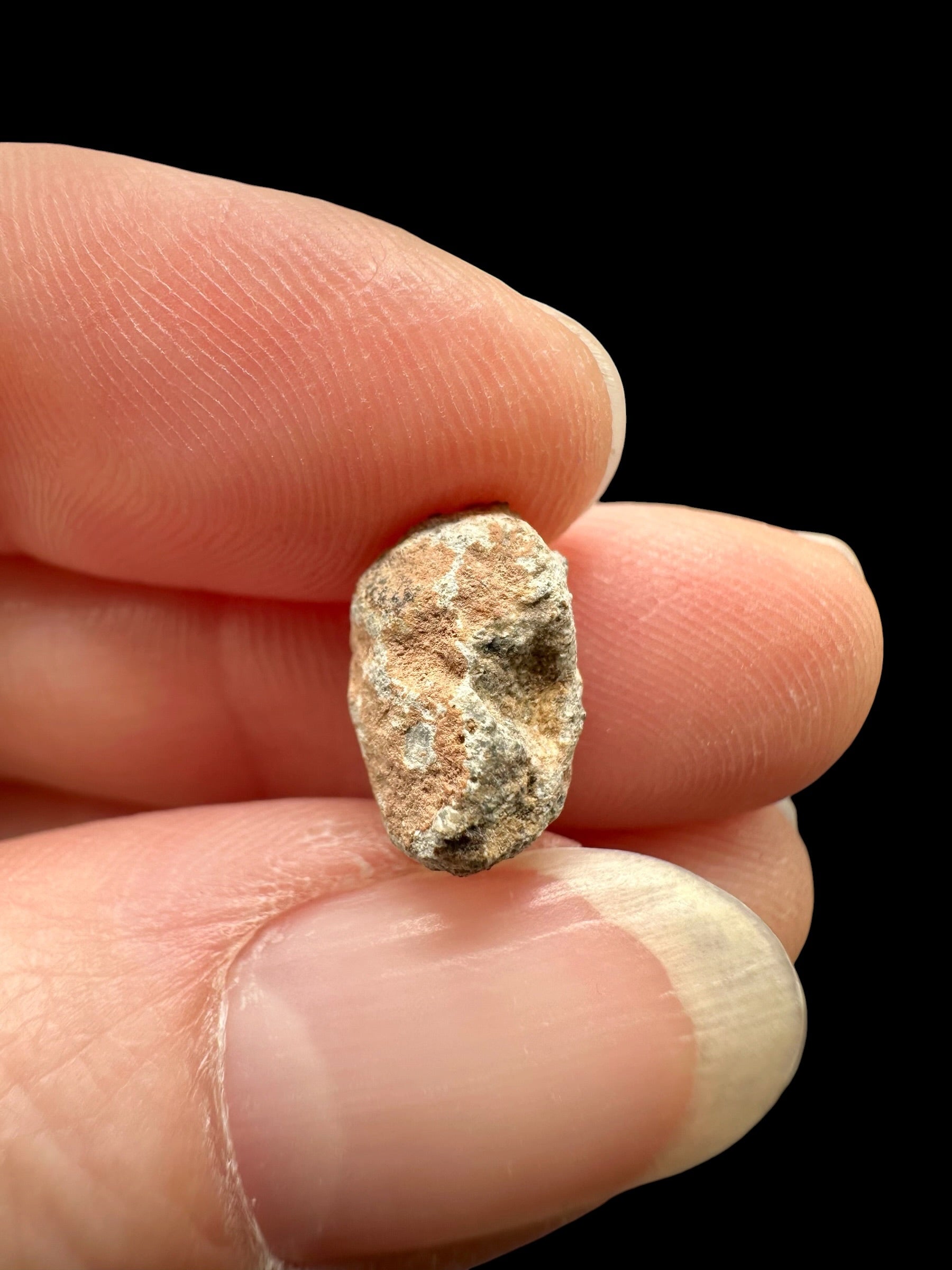 Lunar meteorite Bechar 007 – 0,8g – Algeria - MEBA147
