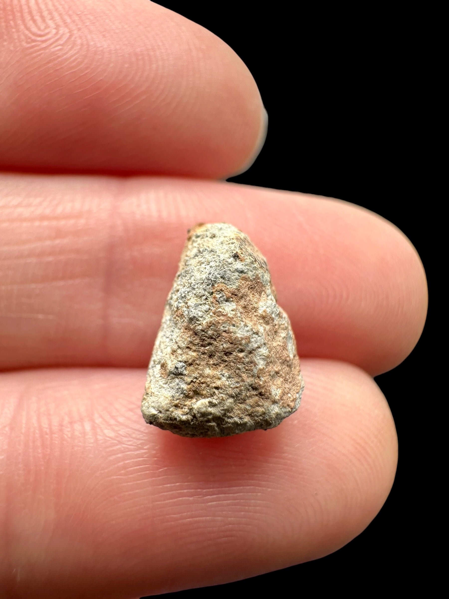 Lunar meteorite Bechar 007 – 0,8g – Algeria