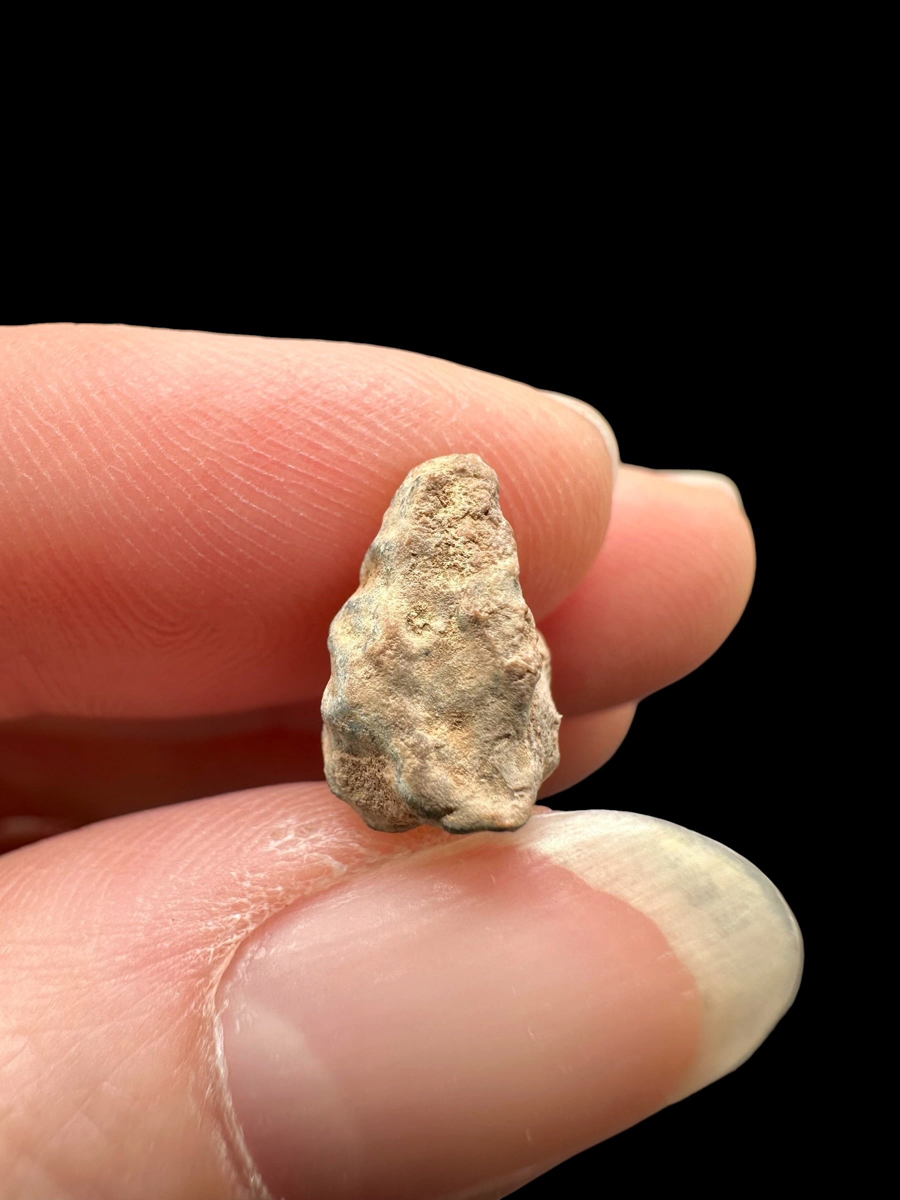 Lunar meteorite Bechar 007 – 0,9g – Algeria - MEBA148