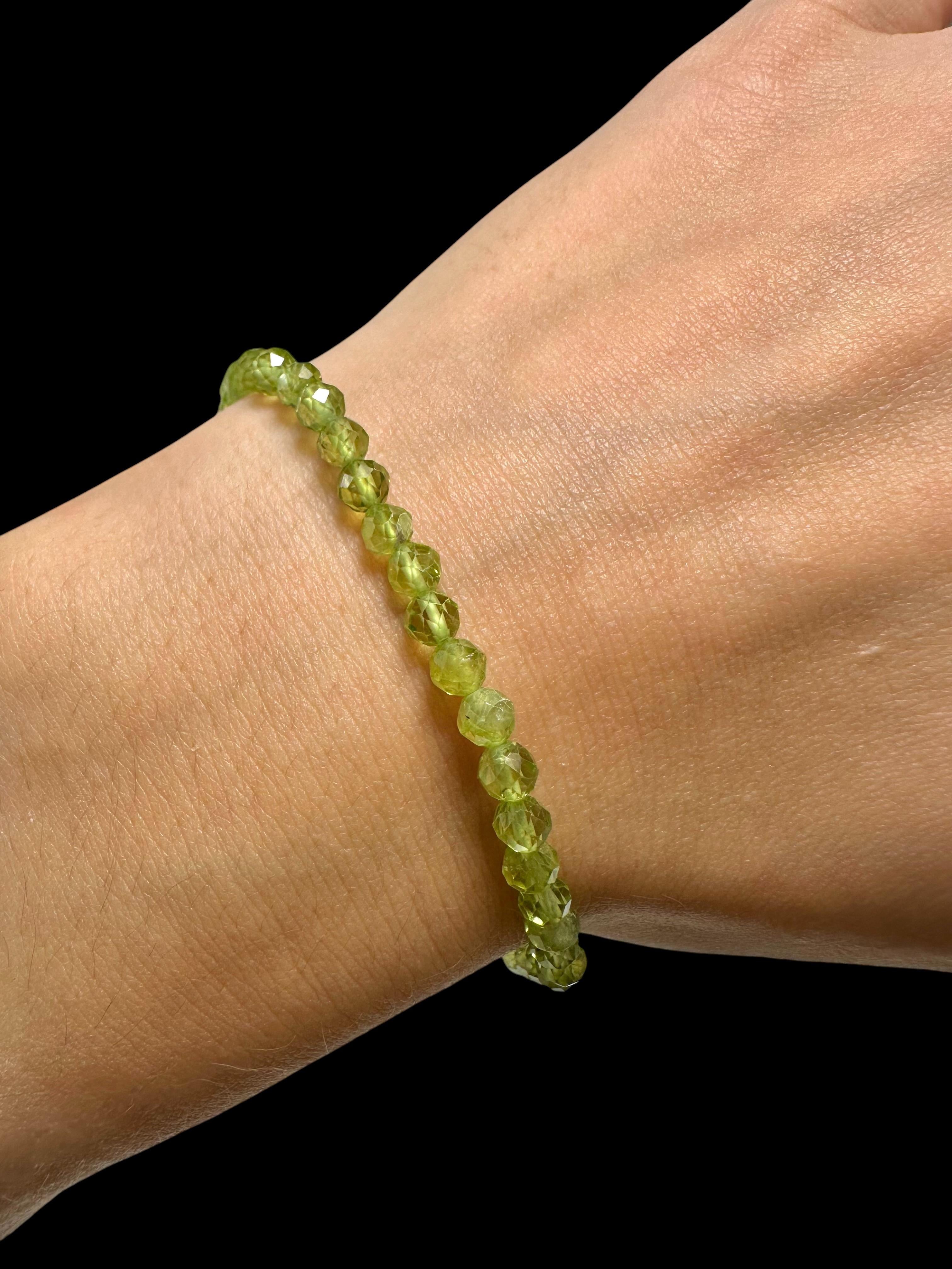 Olivine bracelet 4 mm – Faceted Beads