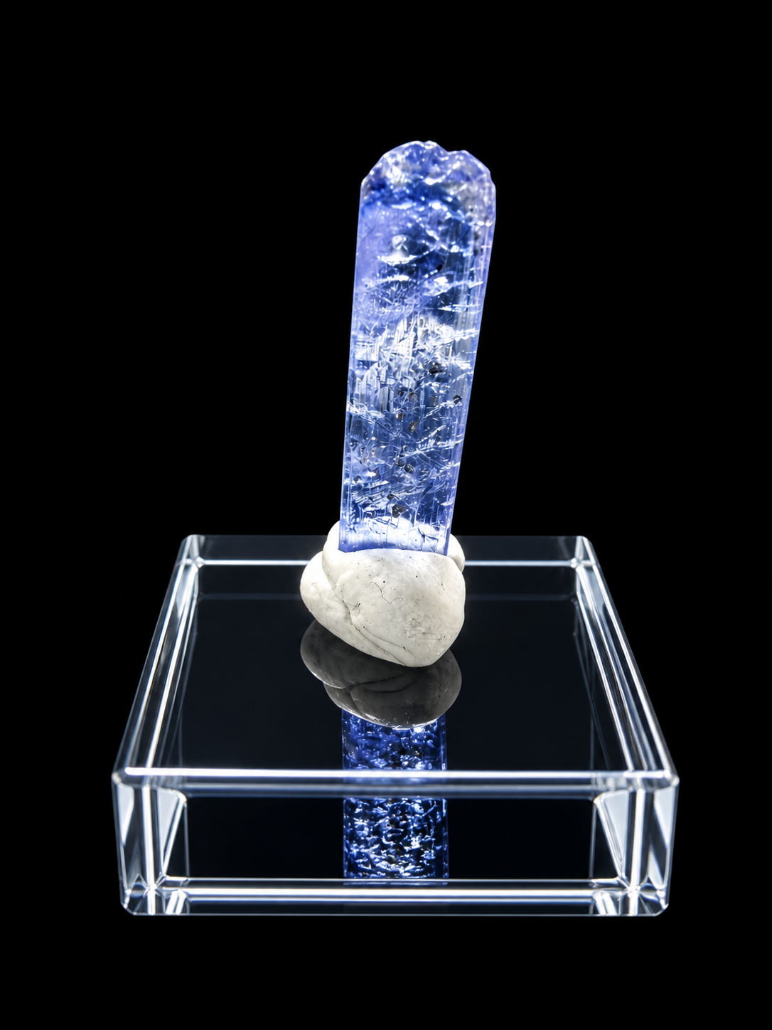 Tanzanite – Merelani Hills, Tanzania - TA016
