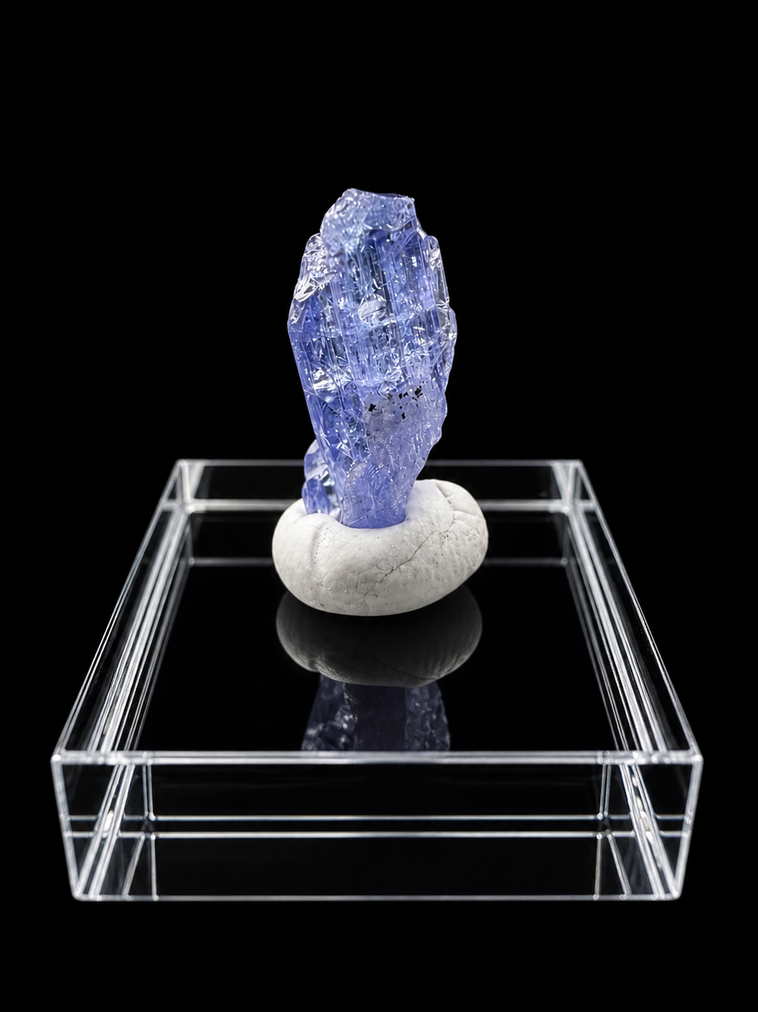 Tanzanite – Merelani Hills, Tanzania