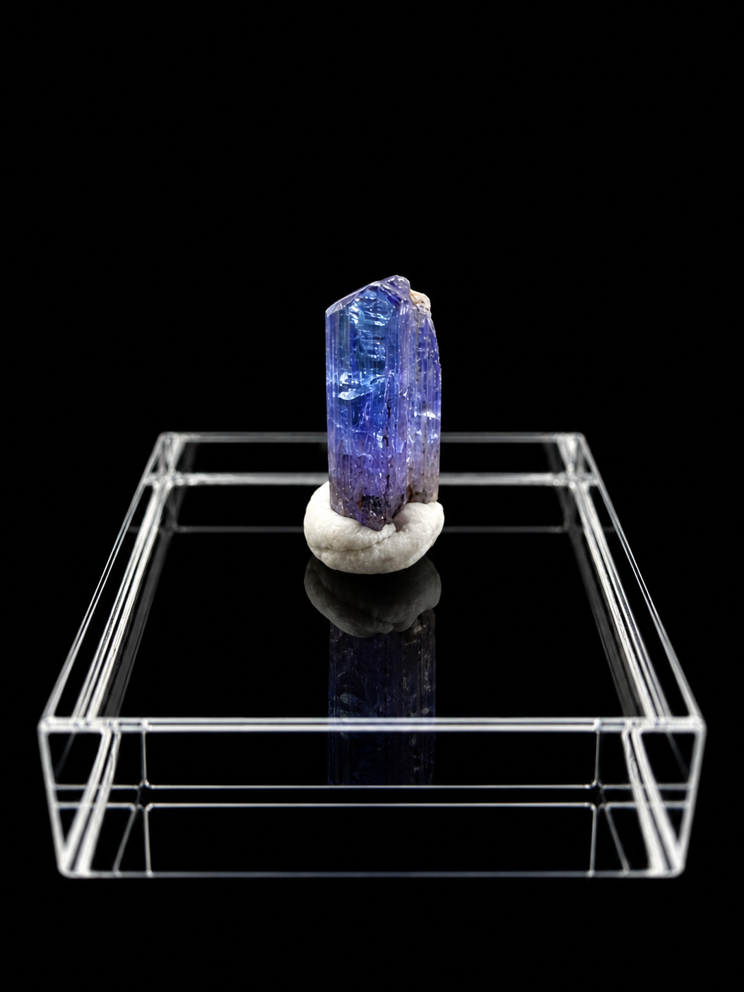 Tanzanite – Merelani Hills, Tanzania