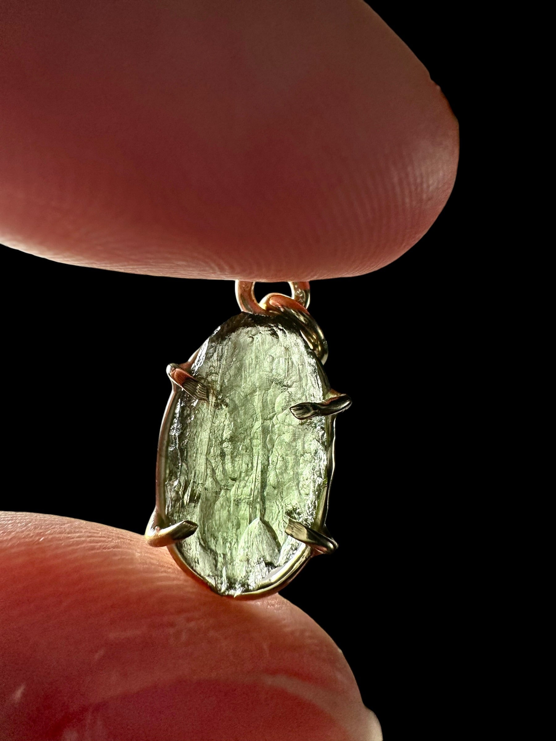 Gold moldavite pendant 1,3g - ZP/V039