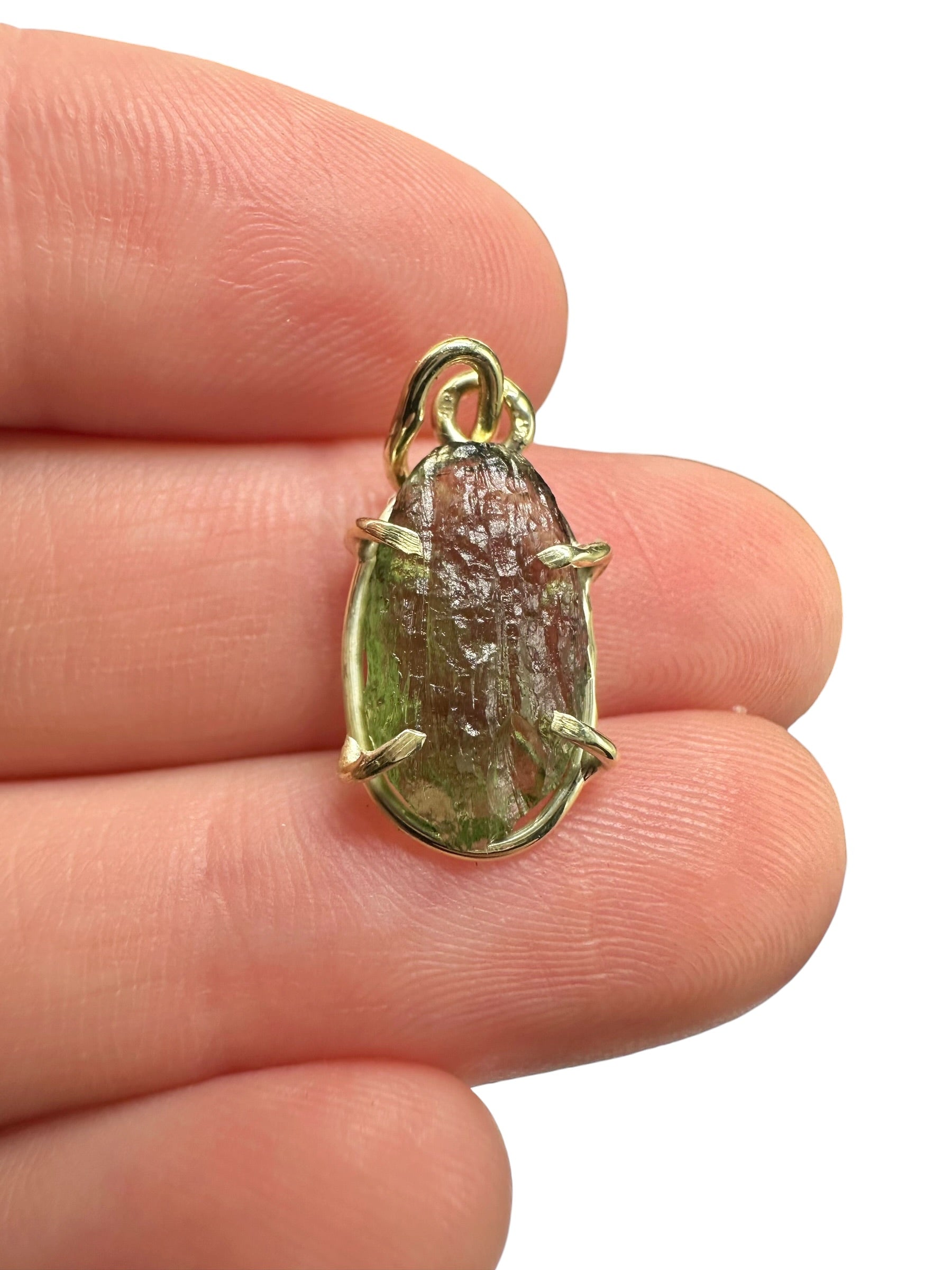 Gold moldavite pendant 1,3g