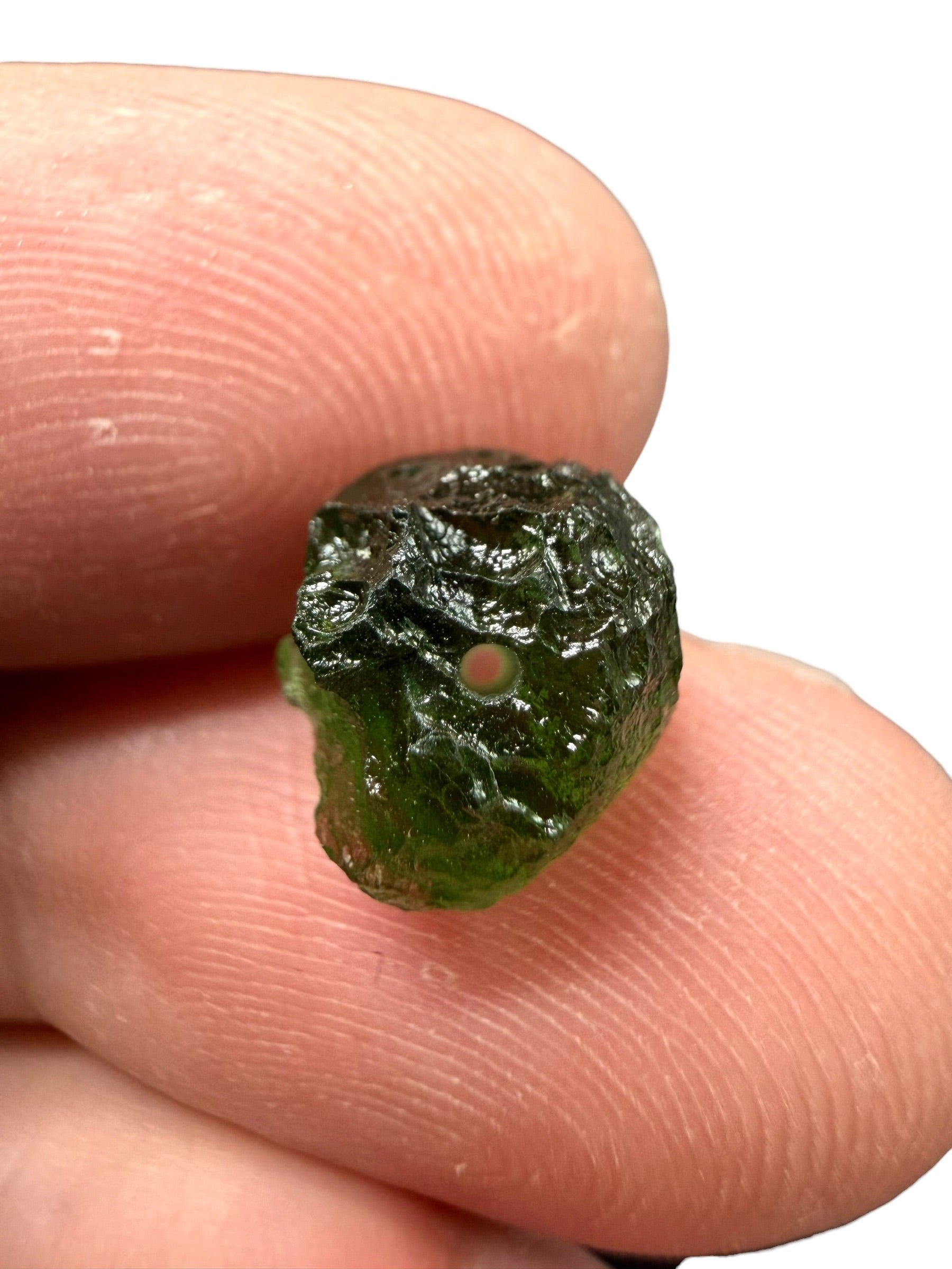 A bead made of raw moldavite 0,7g - VK015