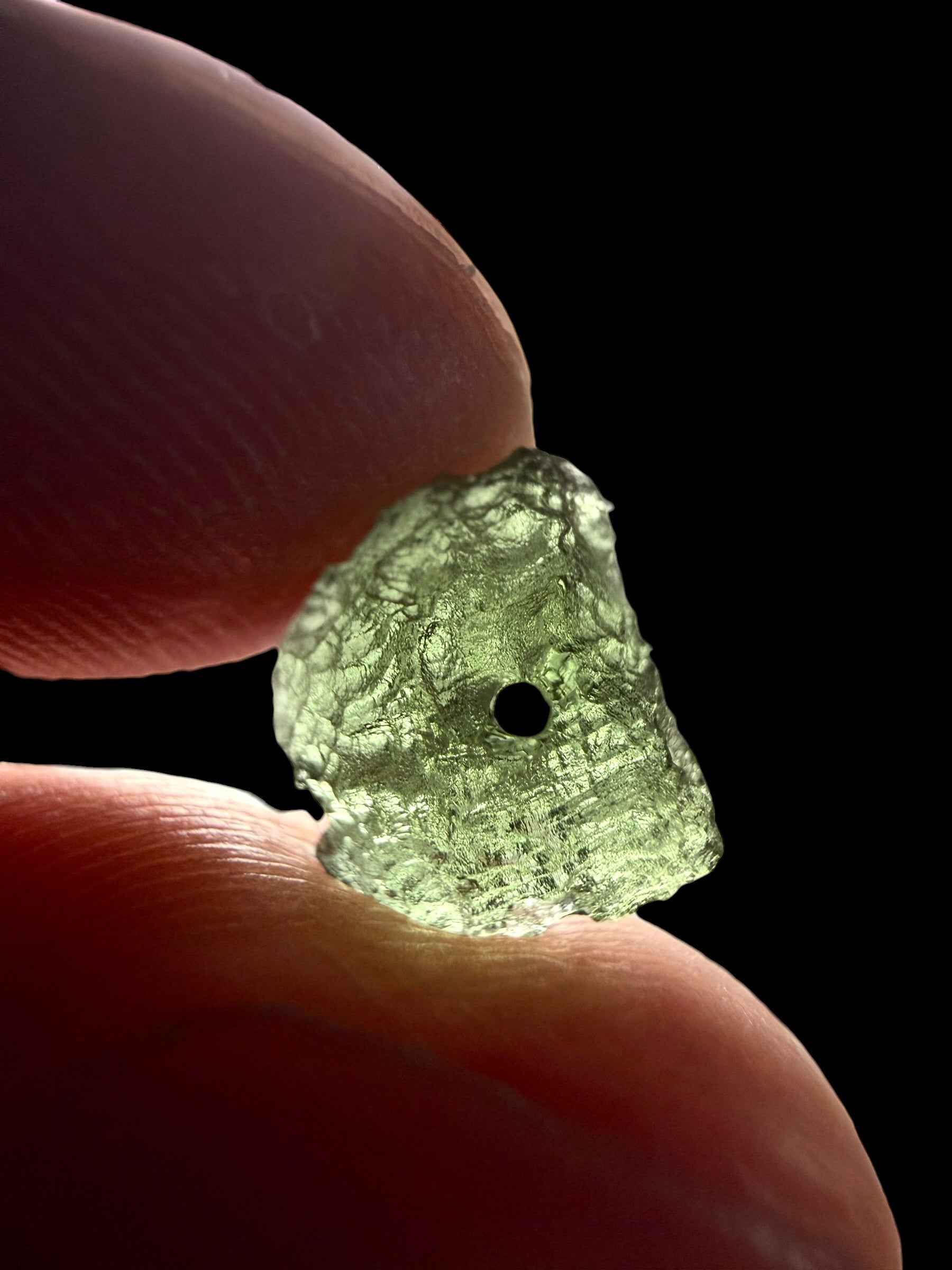 Perla di moldavite grezza 0,54g - VK017