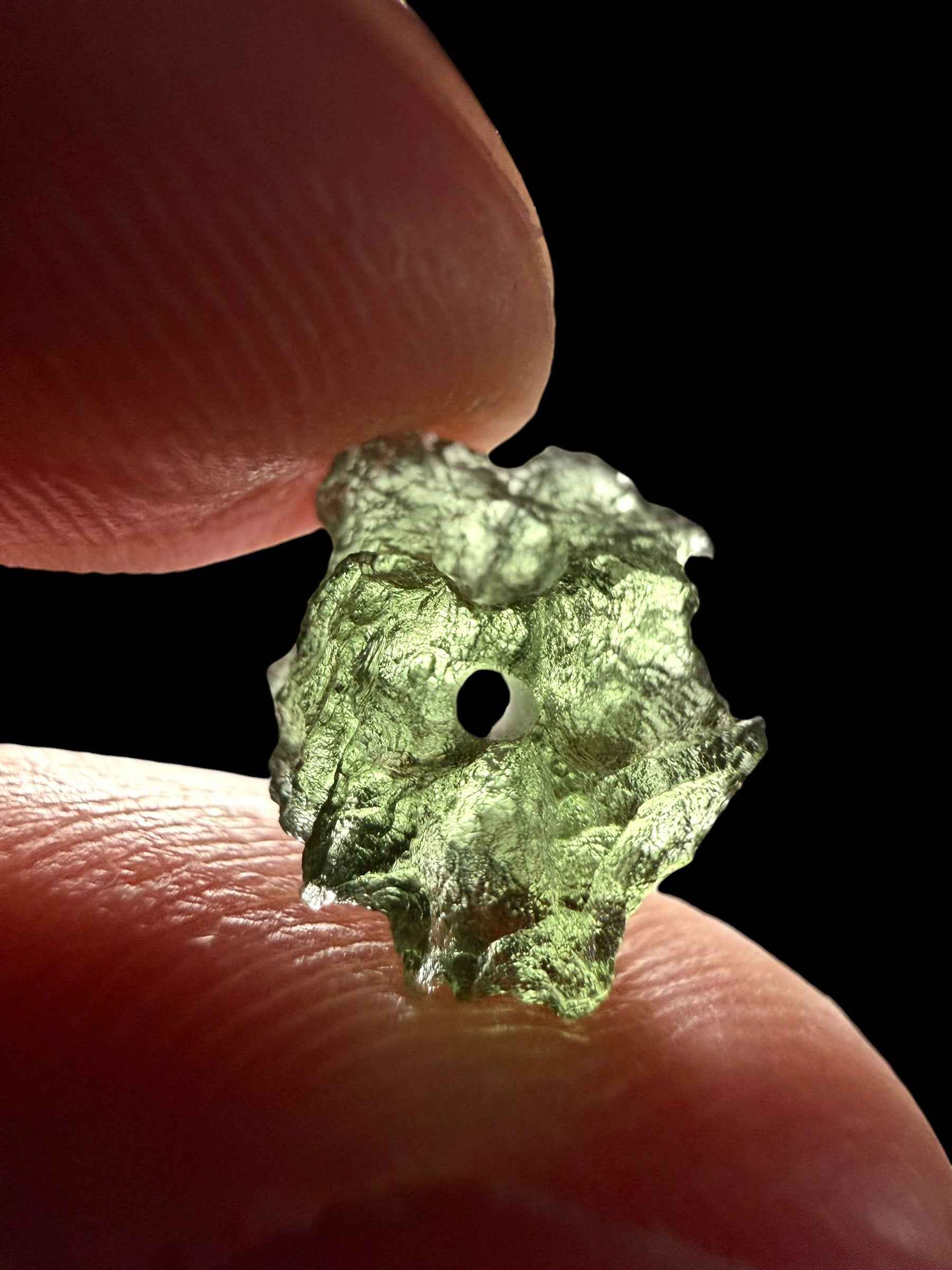 Perla di moldavite grezza 0,57g - VK022