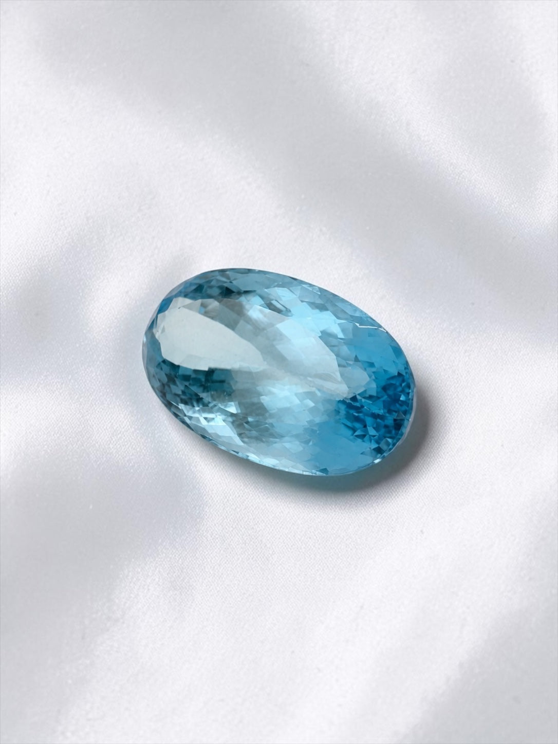 Faceted blue topaz from Brazil 16,2ct - BT01