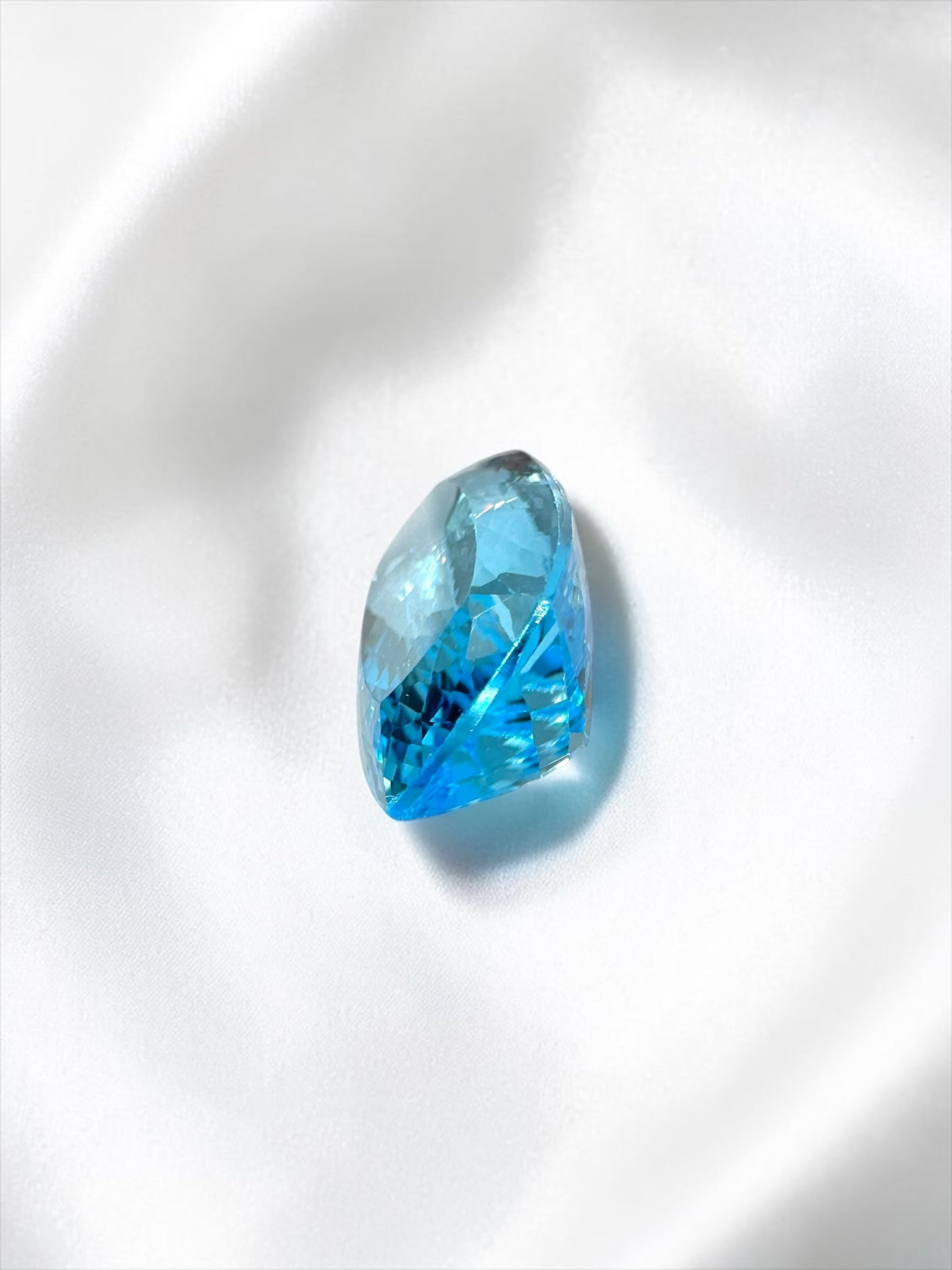 Faceted blue topaz from Brazil 16ct - BT03
