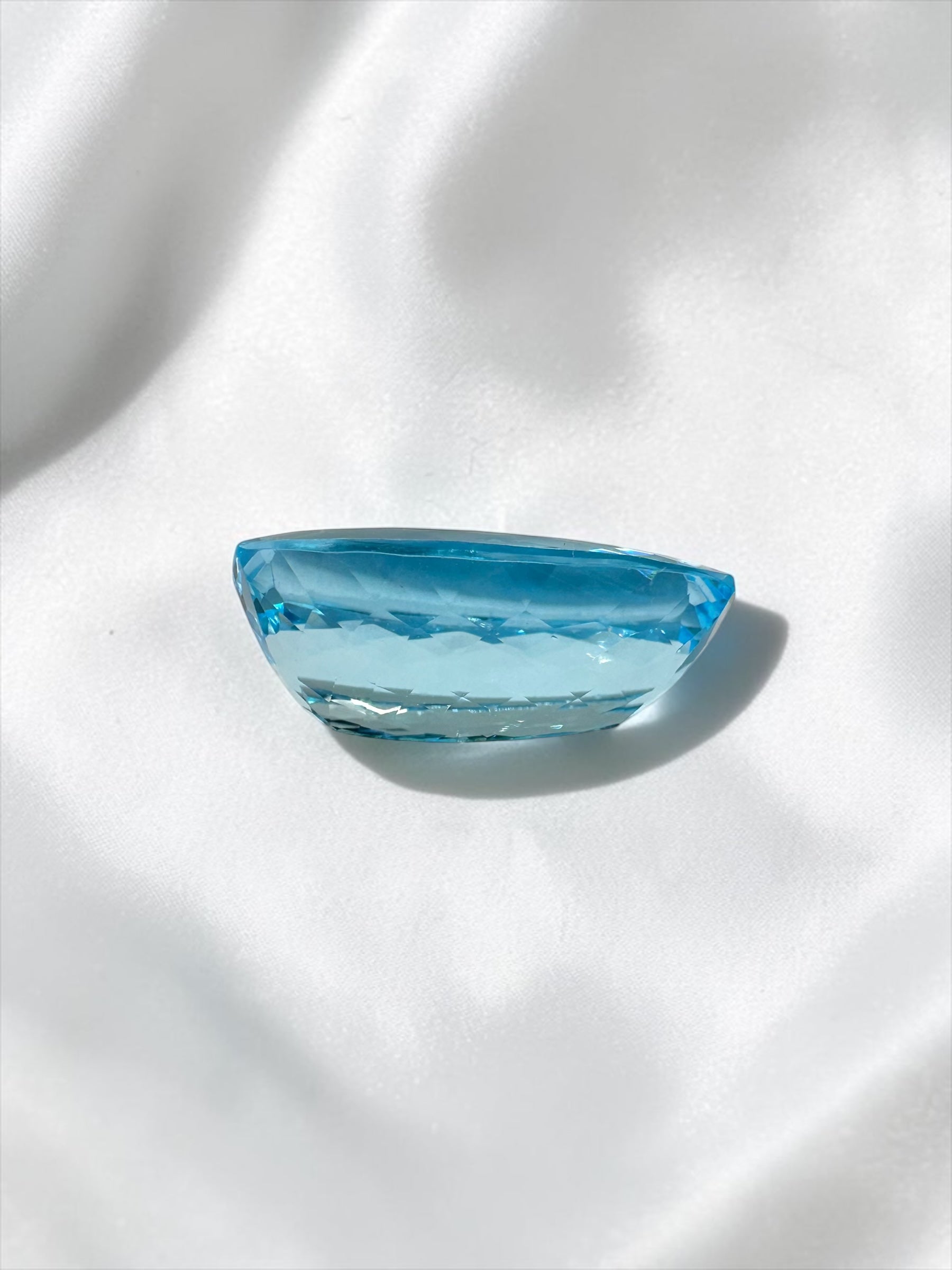 Faceted blue topaz from Brazil 16ct - BT03