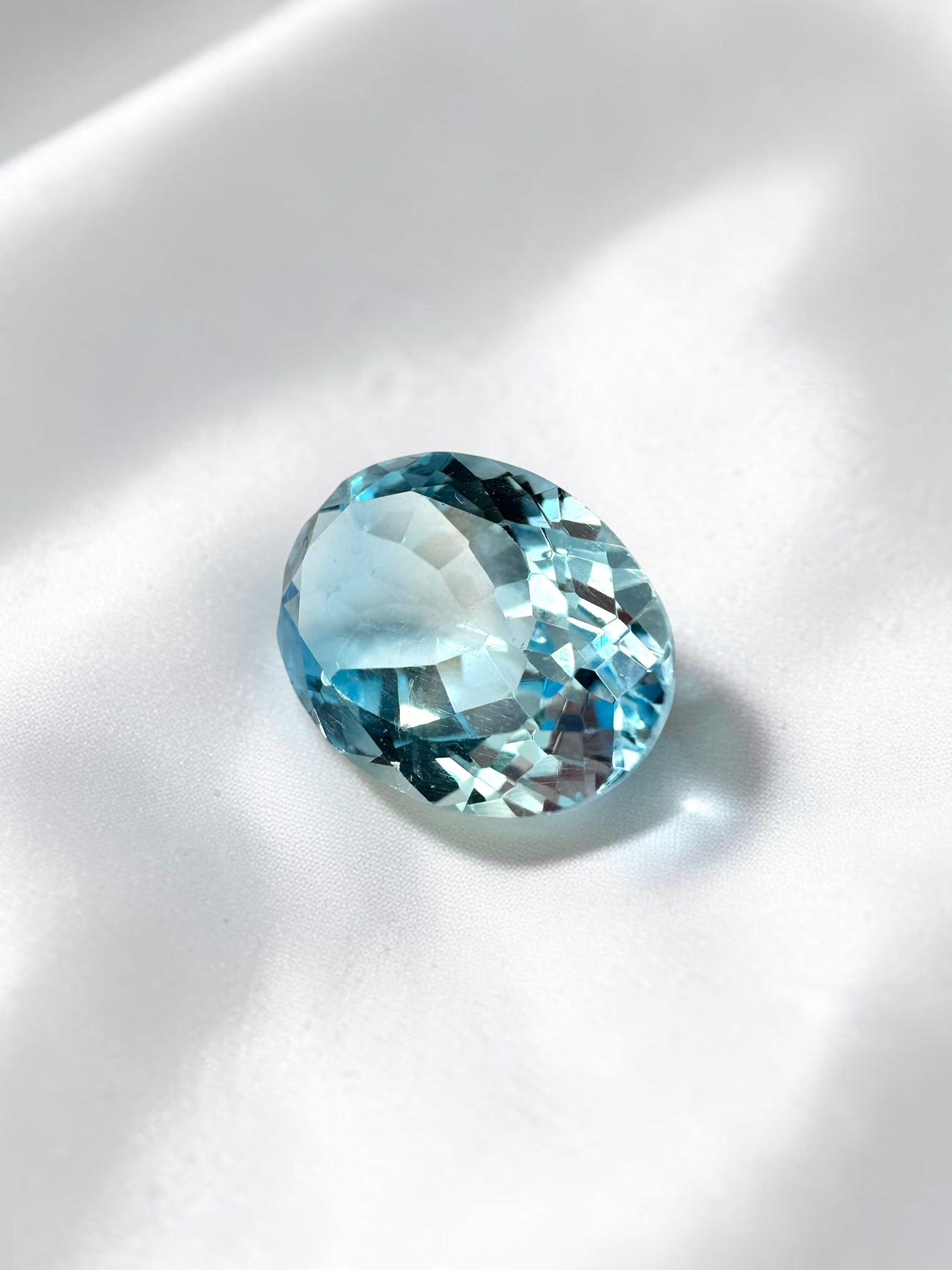 Faceted blue topaz from Brazil 6,4ct - BT05