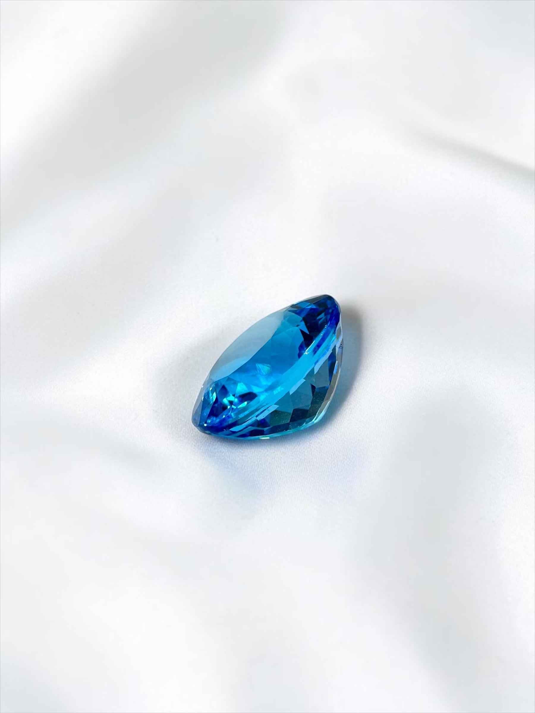 Faceted Swiss Blue Topaz from Sri Lanka 10,3ct - BT08