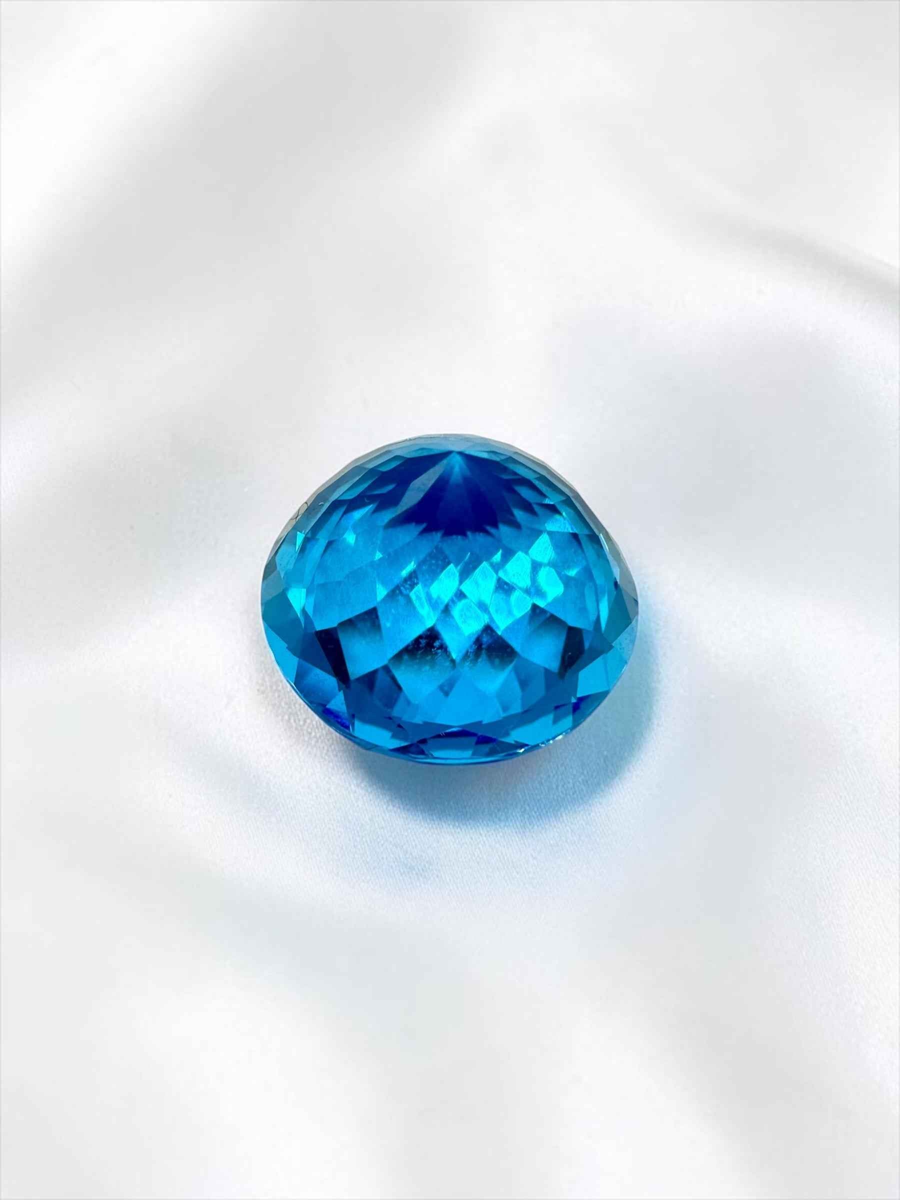 Faceted Swiss Blue Topaz from Sri Lanka 10,3ct - BT08
