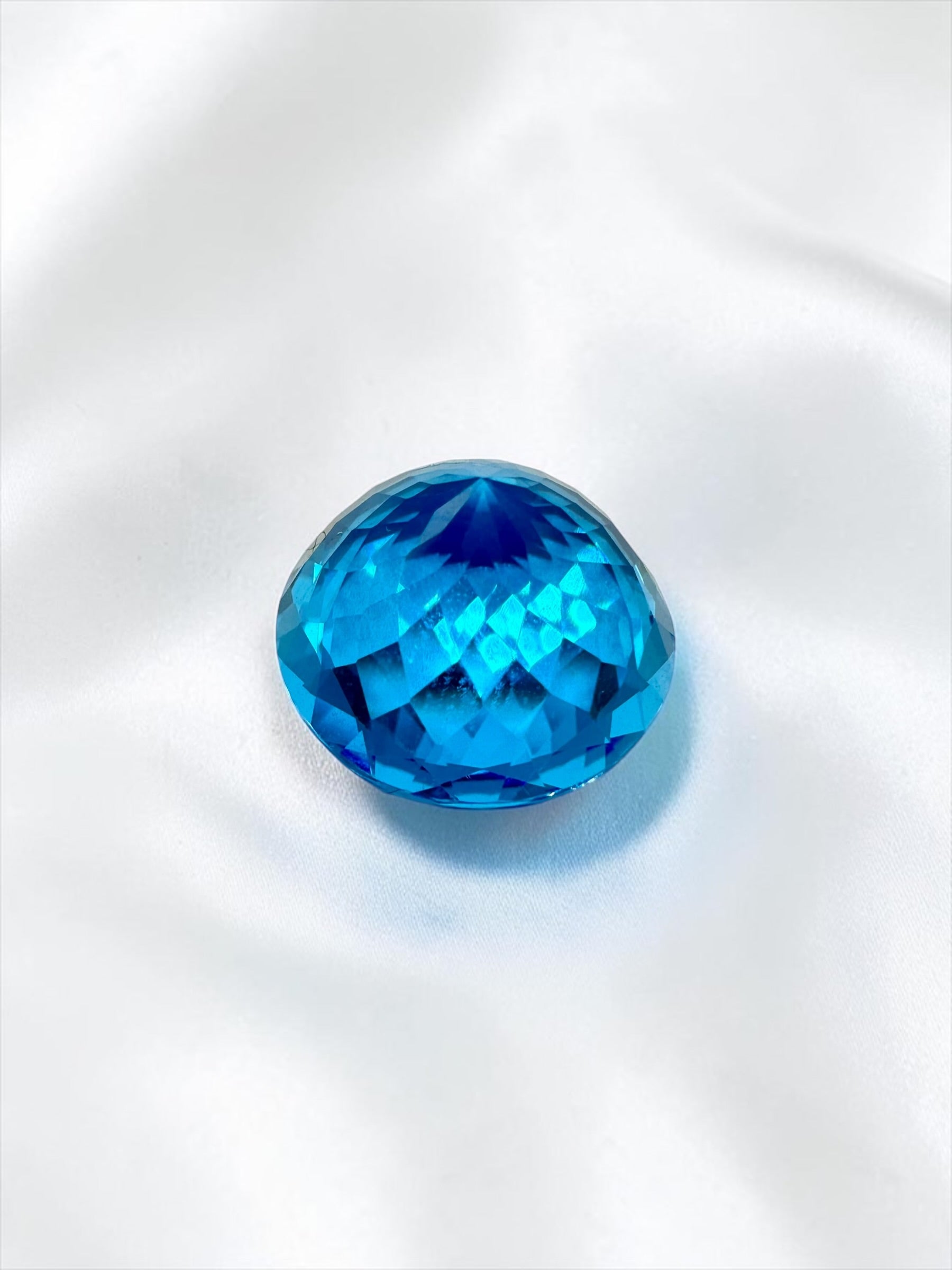 Faceted Swiss Blue Topaz from Sri Lanka 10,3ct - BT08