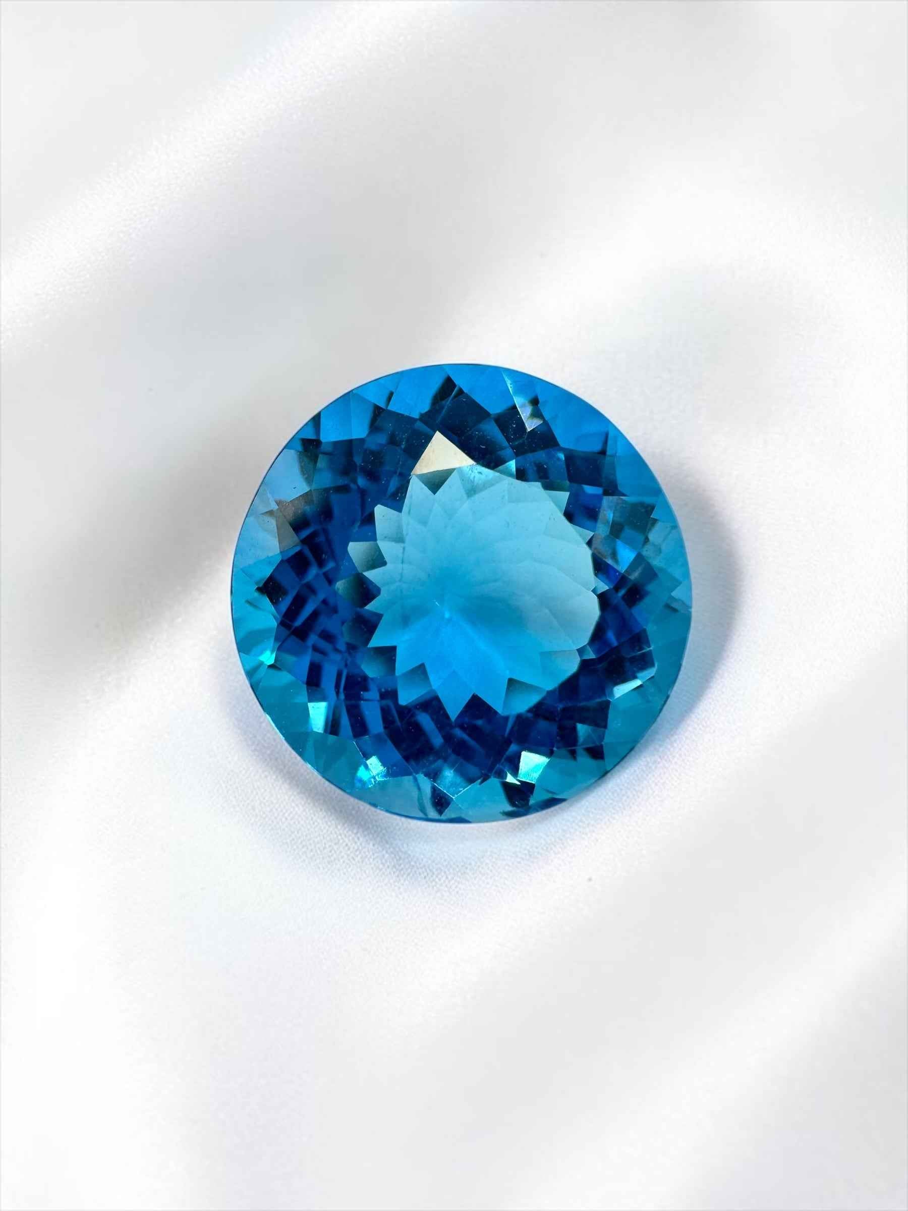 Faceted Swiss Blue Topaz from Sri Lanka 10,3ct - BT08