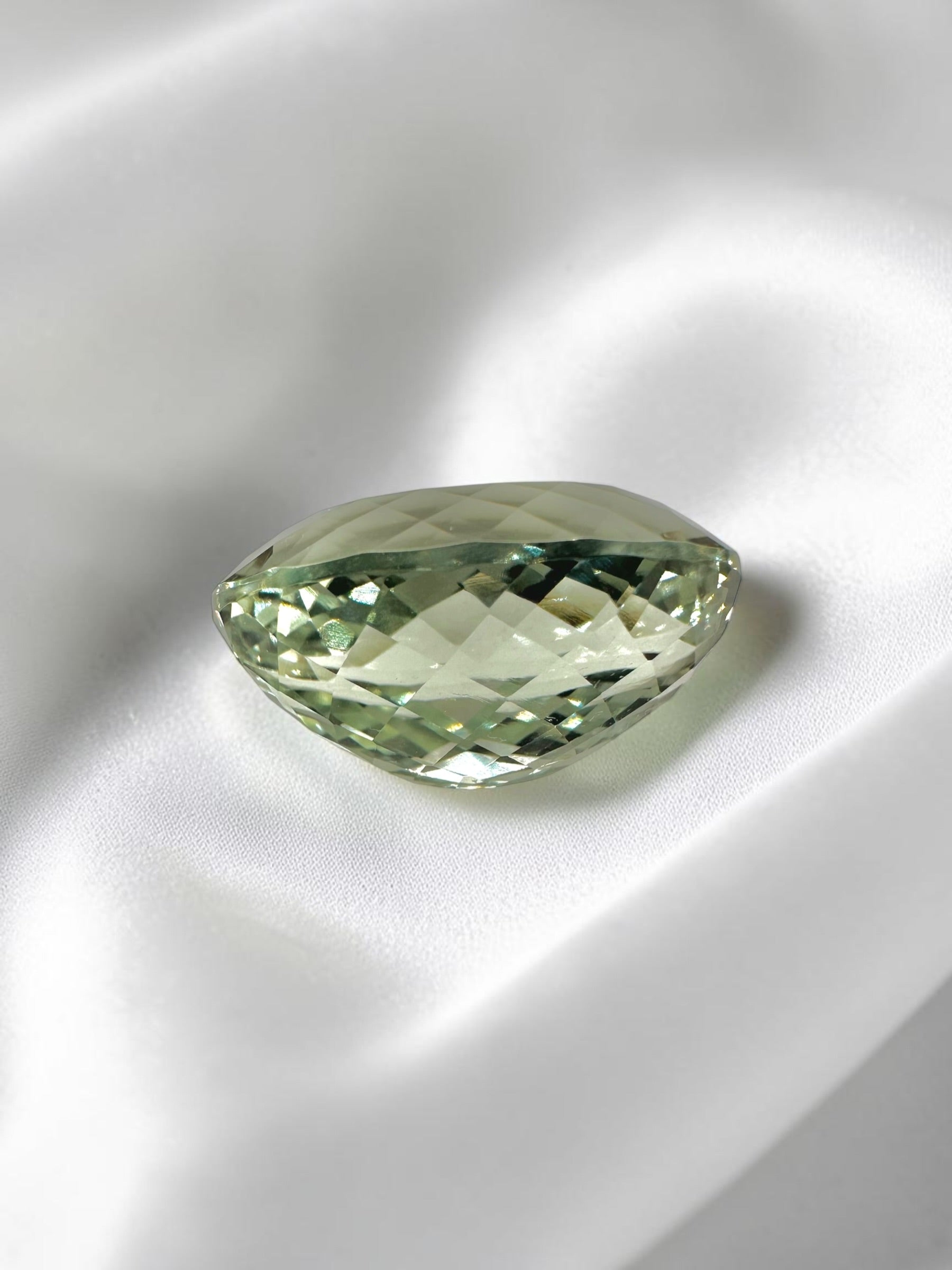 Faceted prasiolite from Brazil 19,9ct - BPR01
