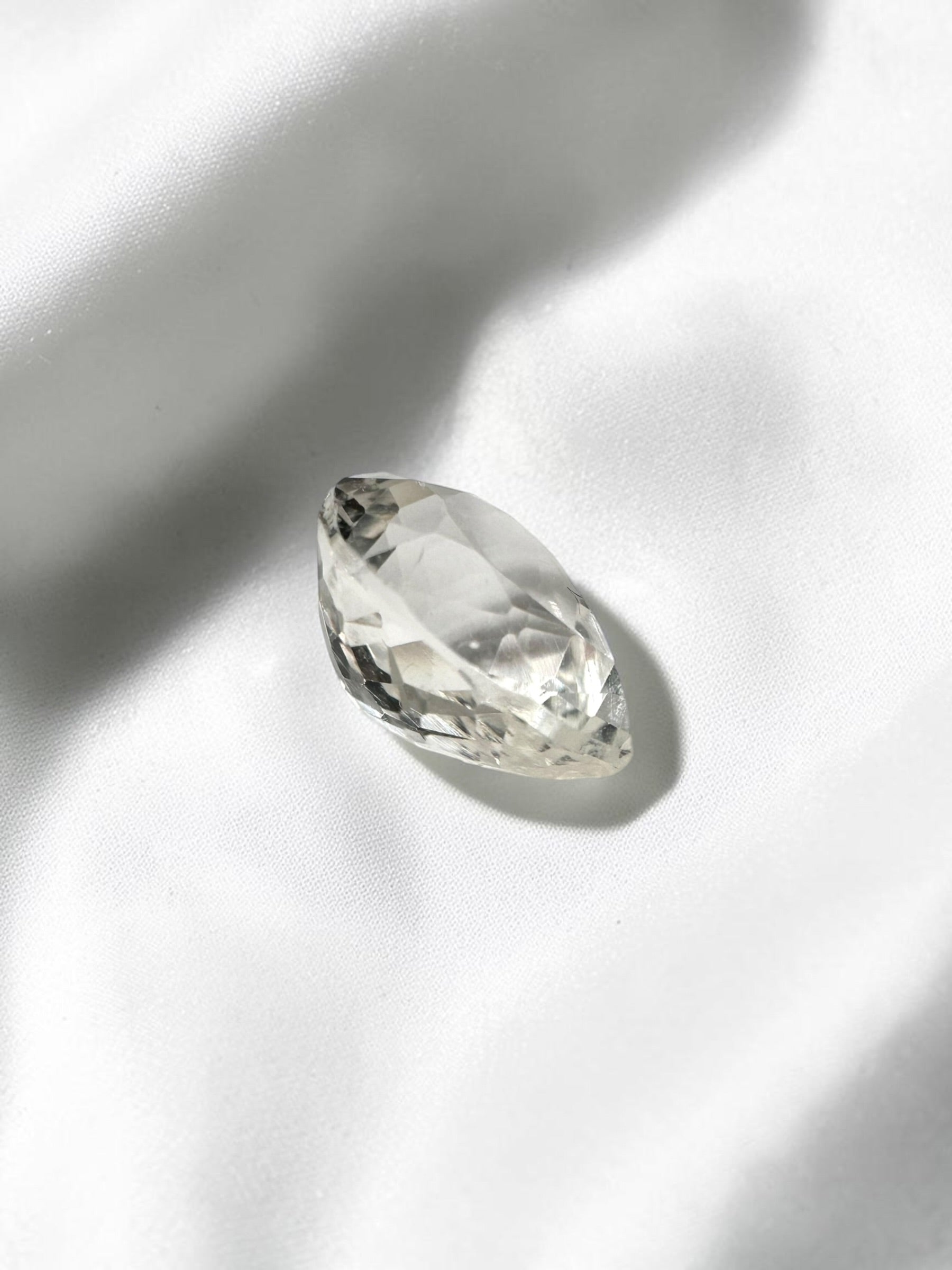 Faceted Zircon from Cambodia 3,9ct - BZI01
