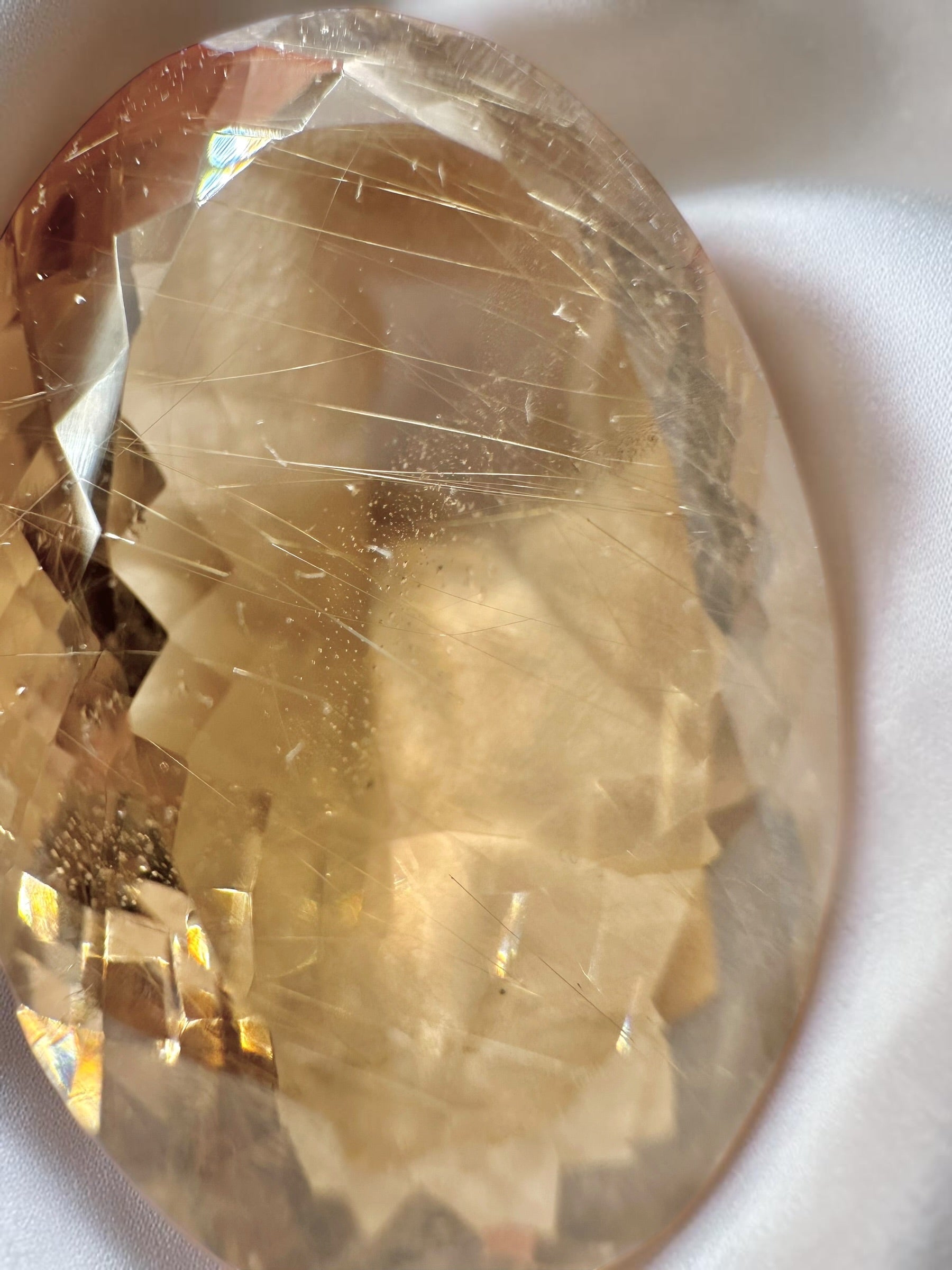 Faceted smoky quartz with rutile from Brazil 40,5ct - BZR02