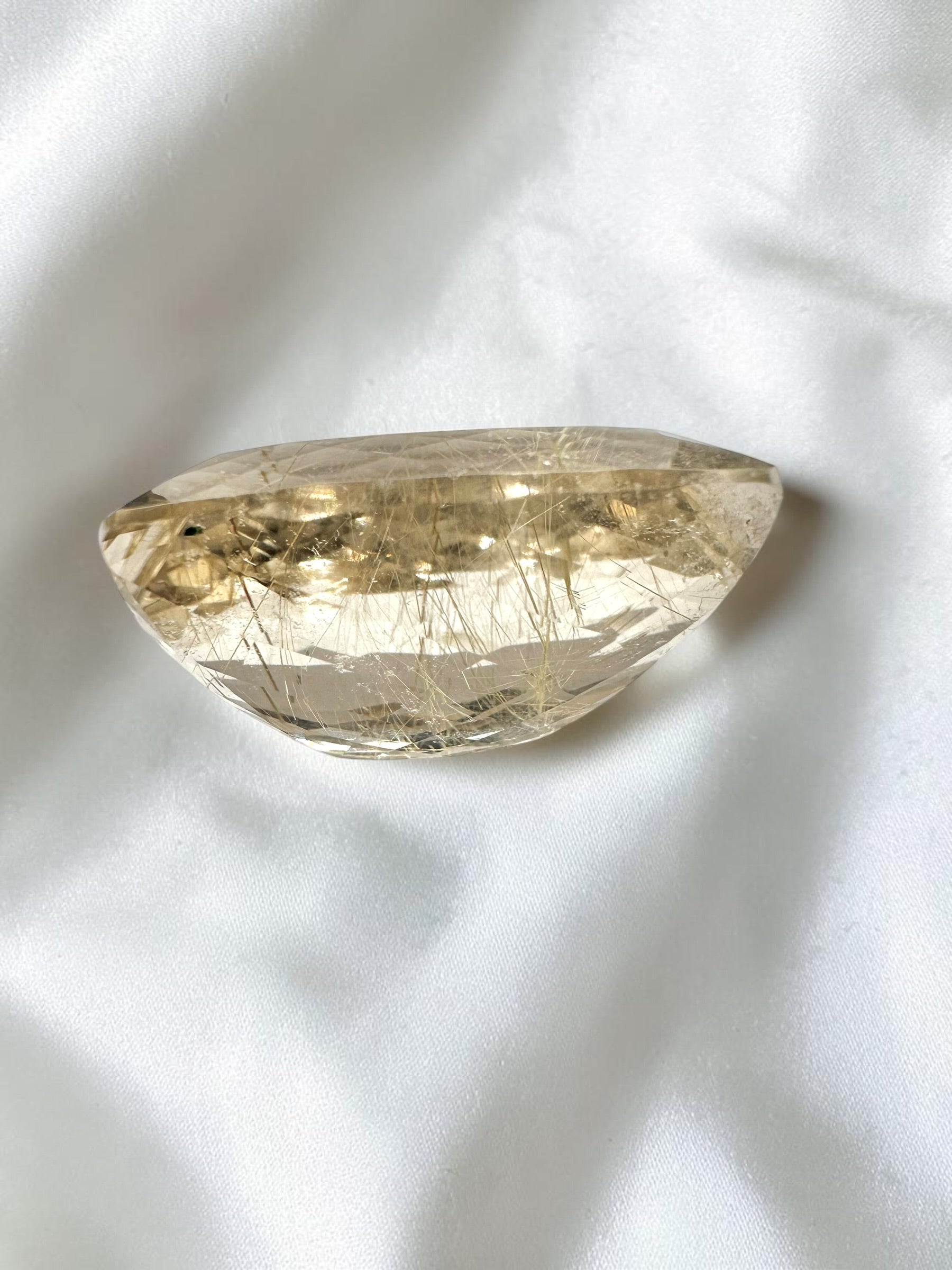 Faceted smoky quartz with rutile from Brazil 35,9ct - BZR03
