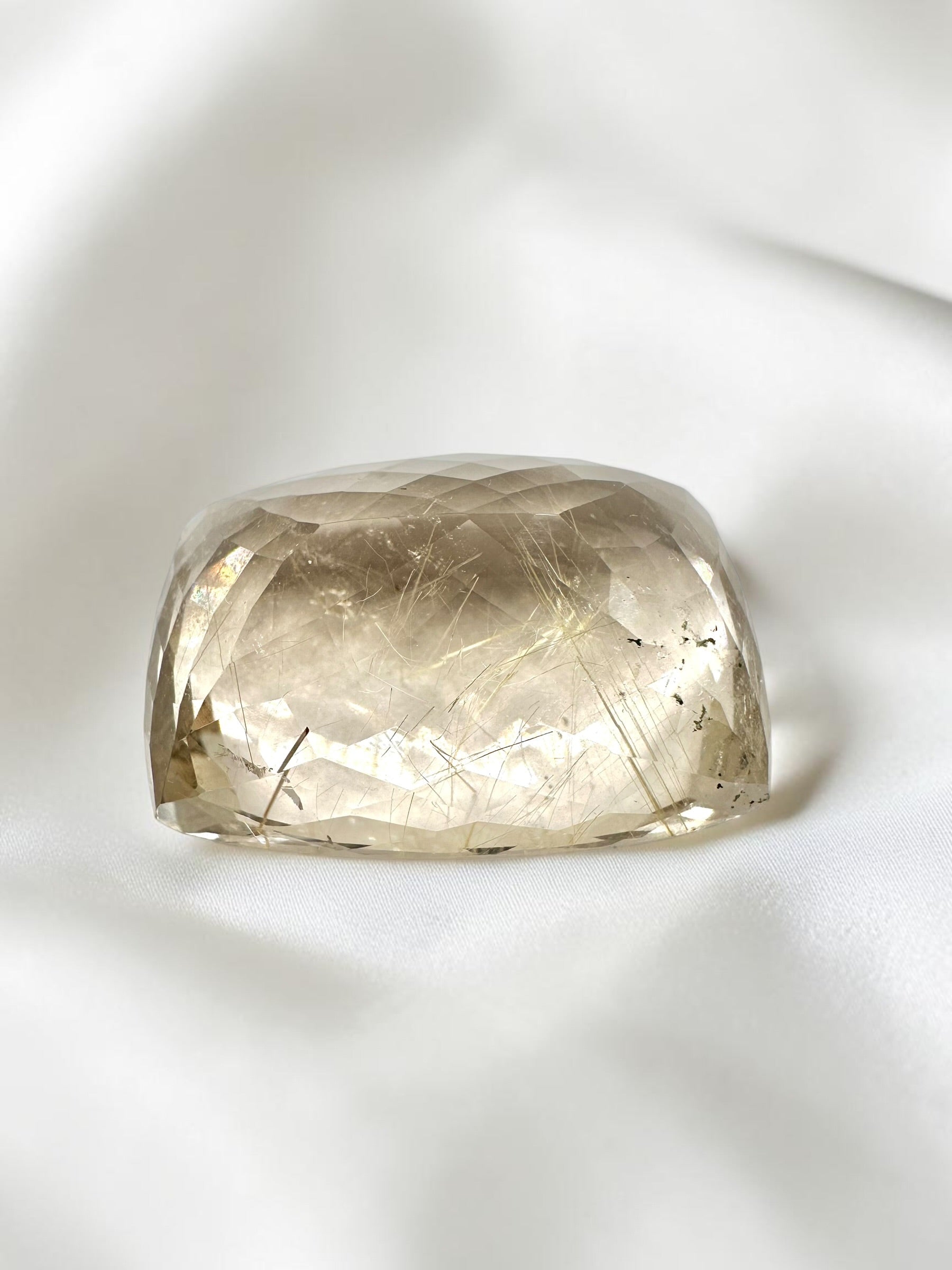 Faceted smoky quartz with rutile from Brazil 35,9ct - BZR03