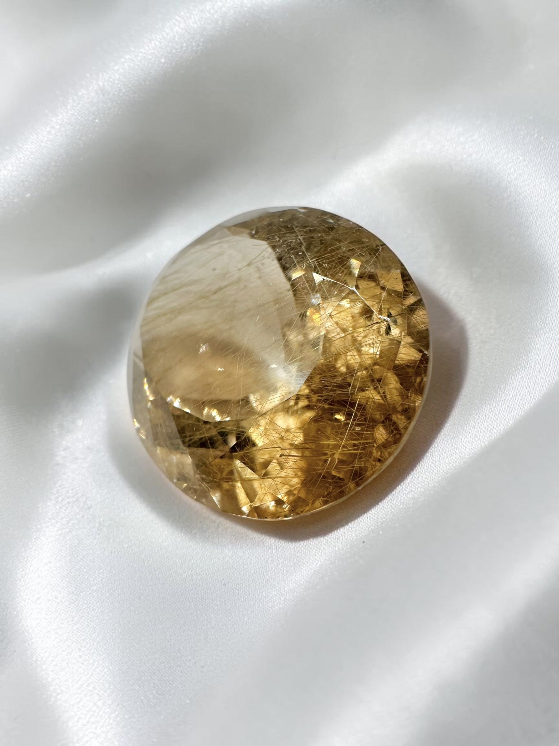 Faceted smoky quartz with rutile from Brazil 31,7ct - BZR05