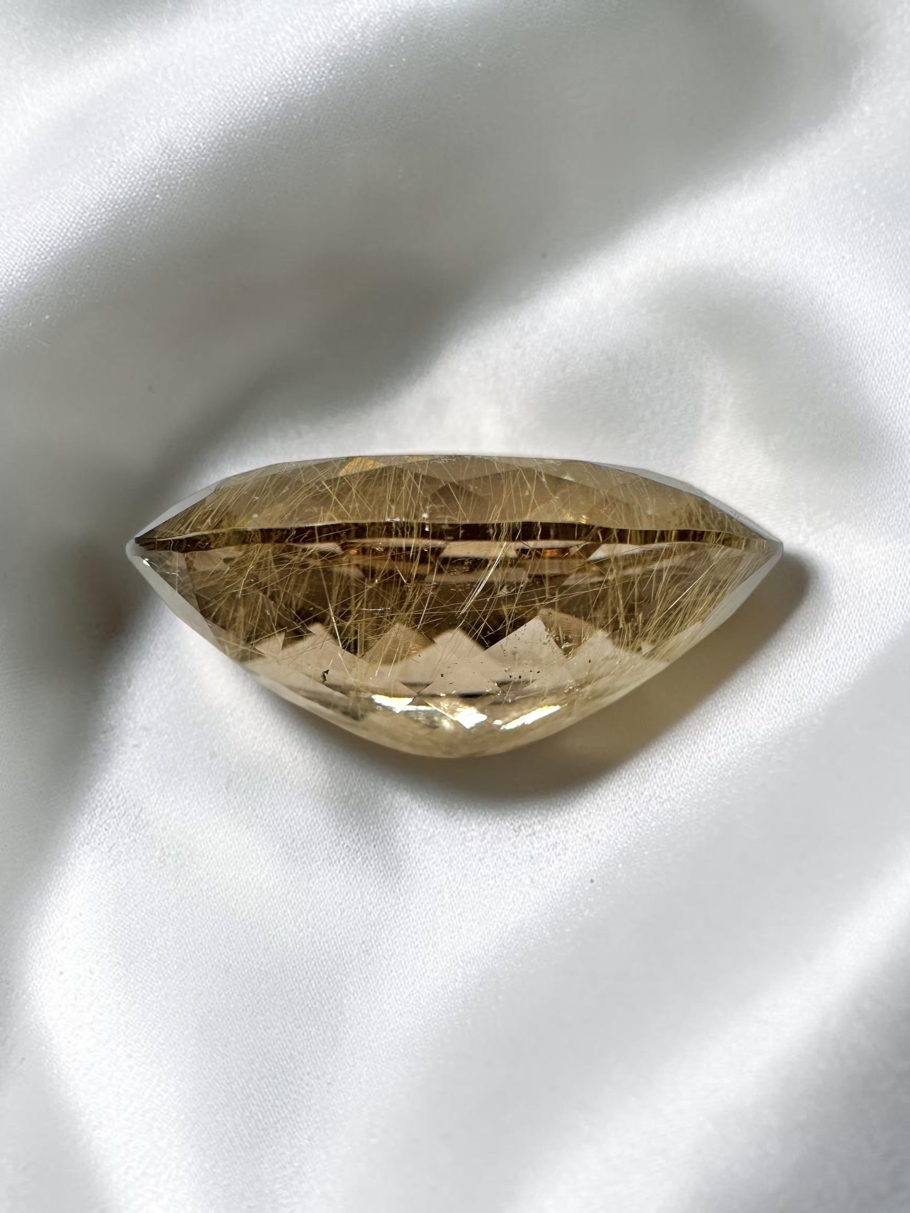 Faceted smoky quartz with rutile from Brazil 31,7ct - BZR05