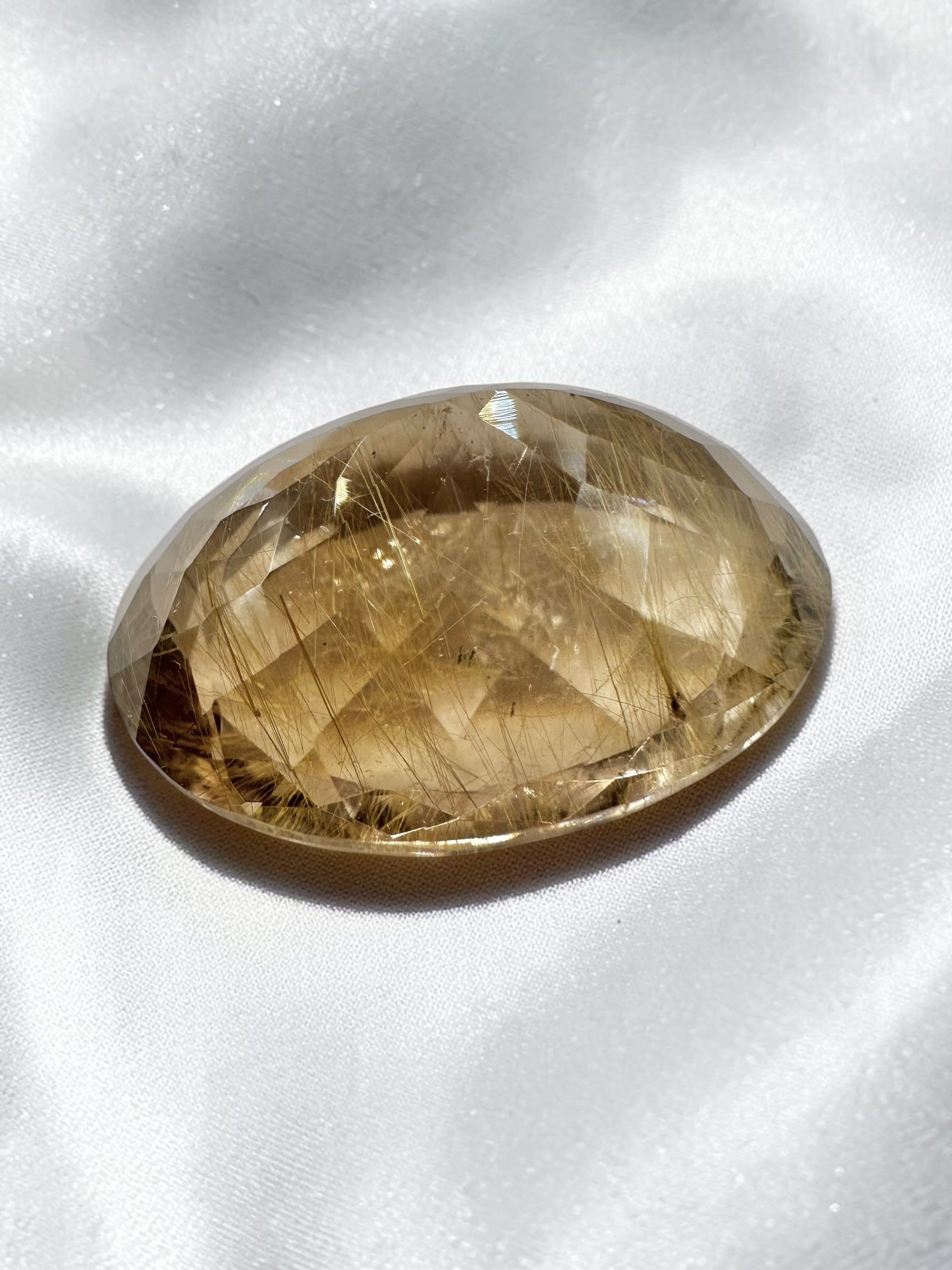 Faceted smoky quartz with rutile from Brazil 31,7ct - BZR05