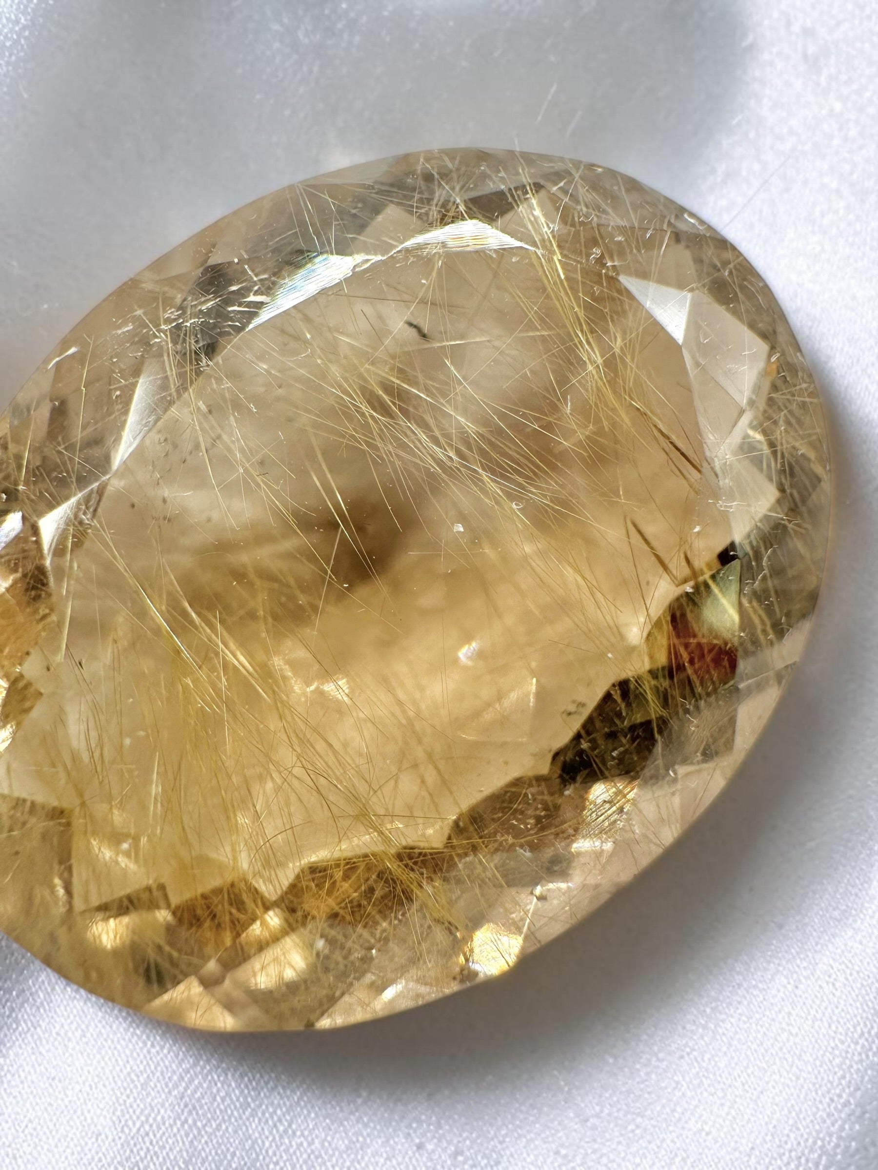 Faceted smoky quartz with rutile from Brazil 31,7ct - BZR05