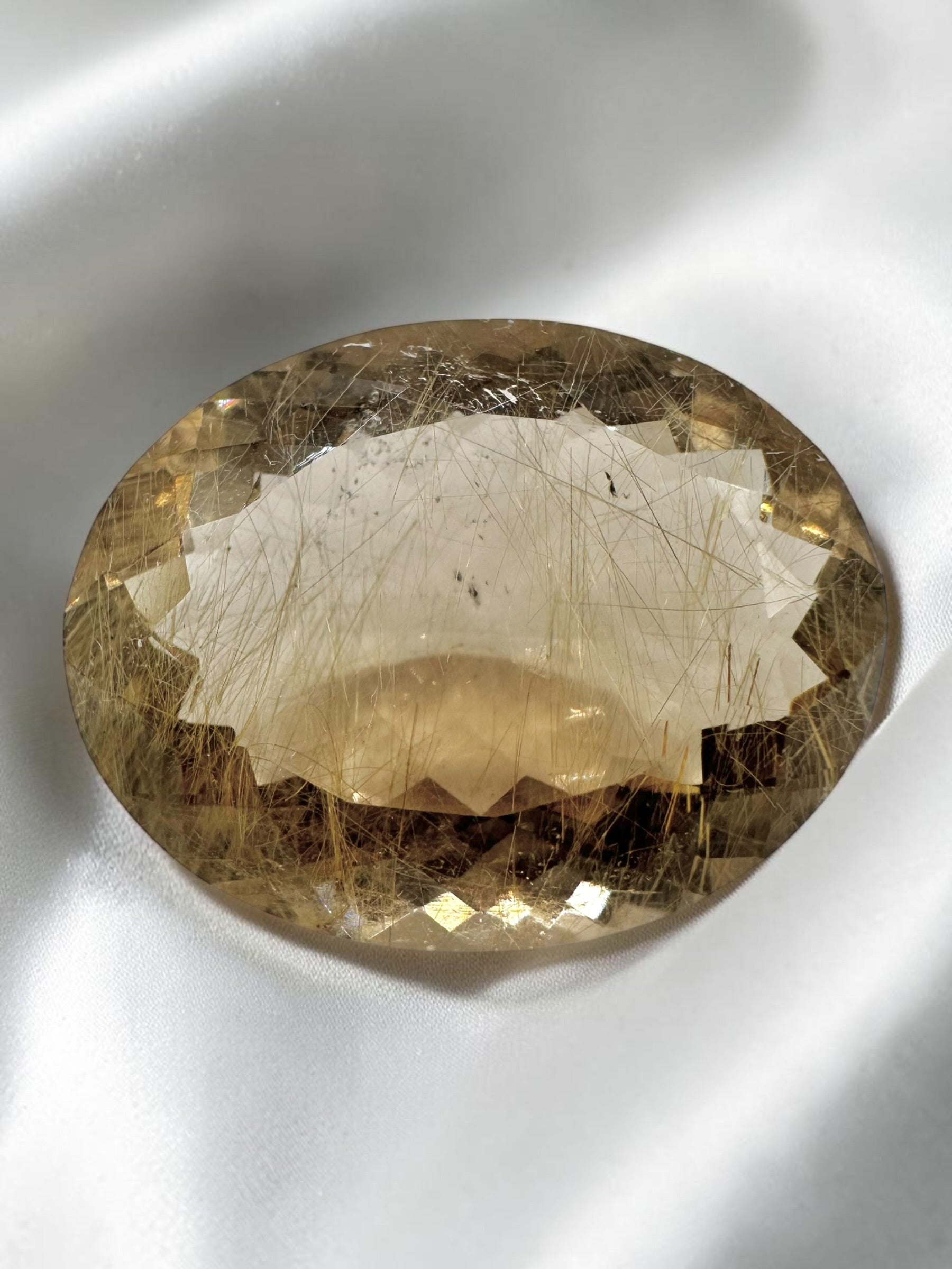 Faceted smoky quartz with rutile from Brazil 31,7ct