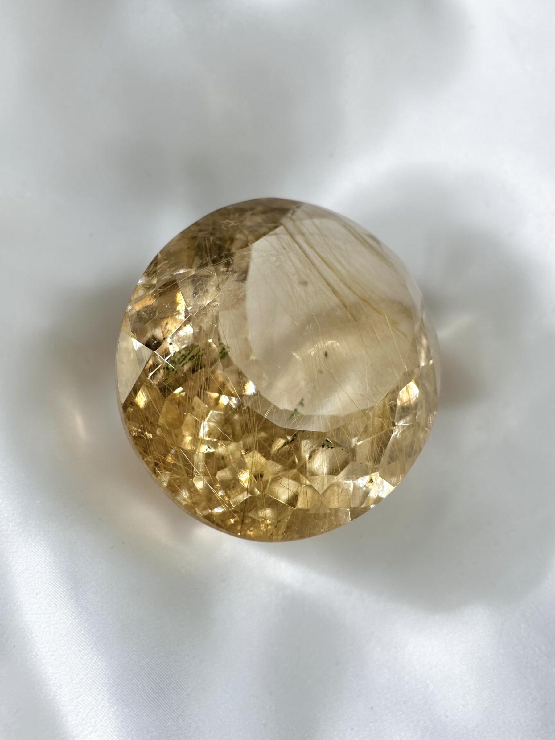 Faceted smoky quartz with rutile from Brazil 28,8ct - BZR06