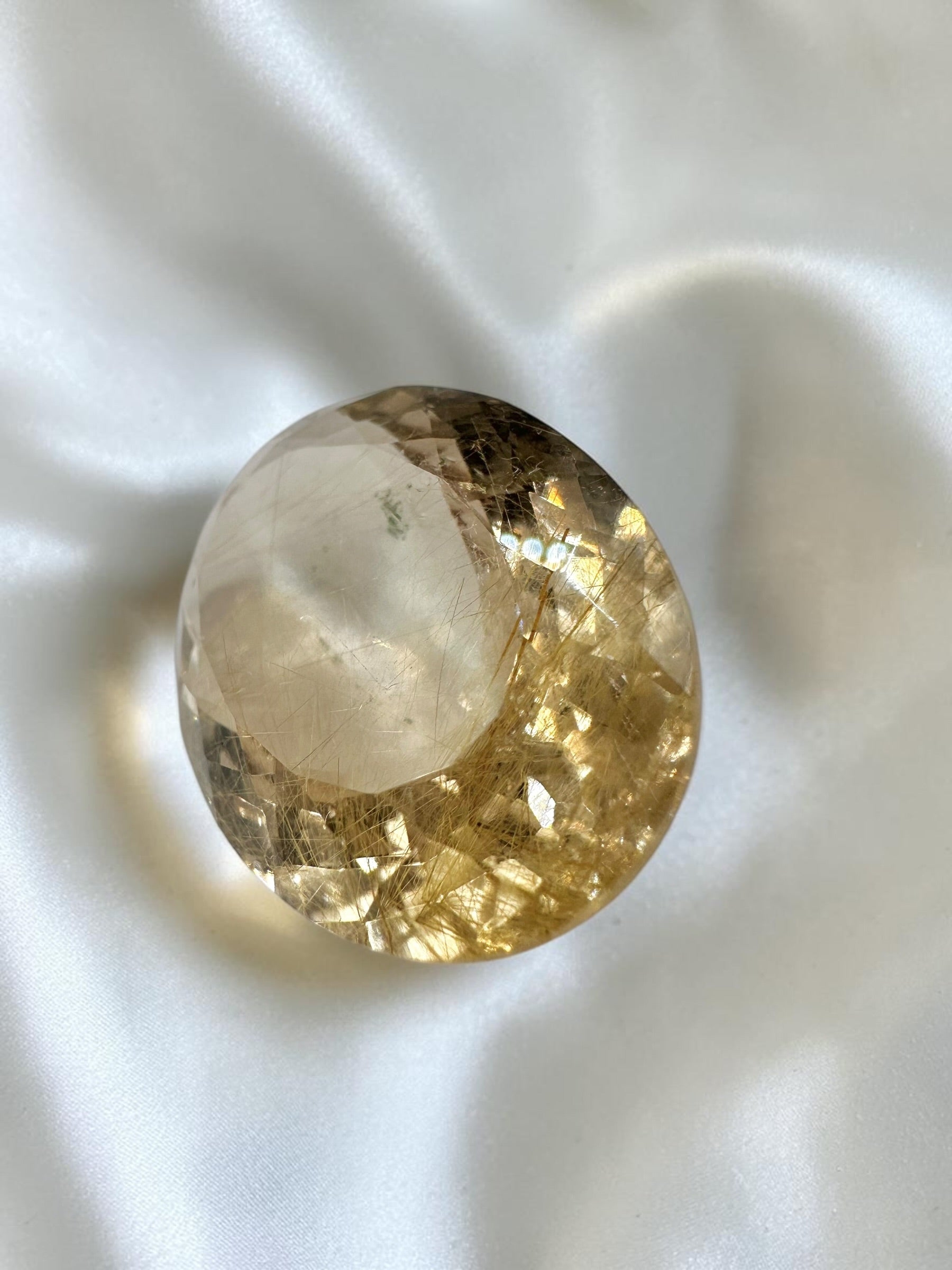 Faceted smoky quartz with rutile from Brazil 28,8ct - BZR06