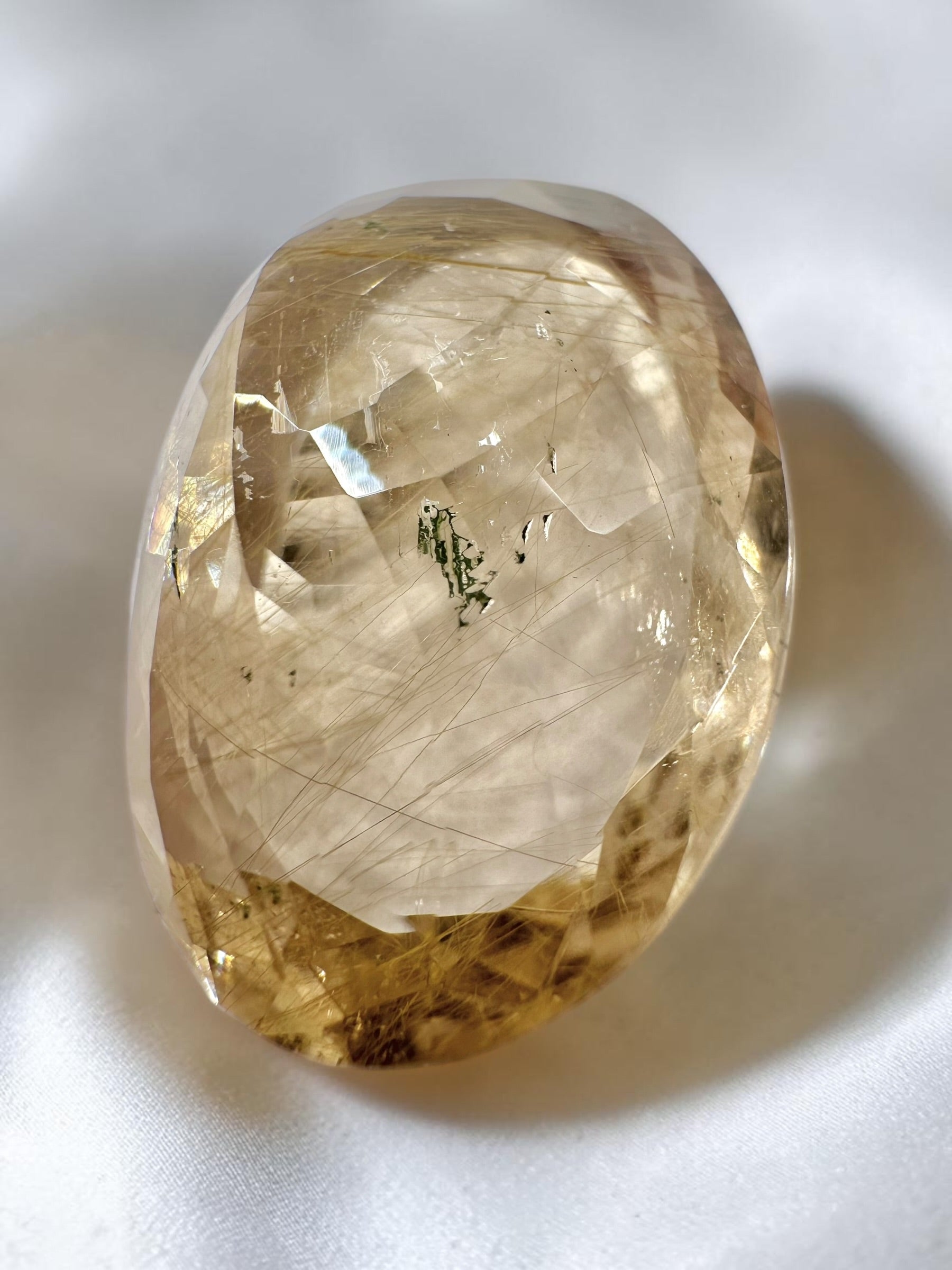 Faceted smoky quartz with rutile from Brazil 28,8ct - BZR06