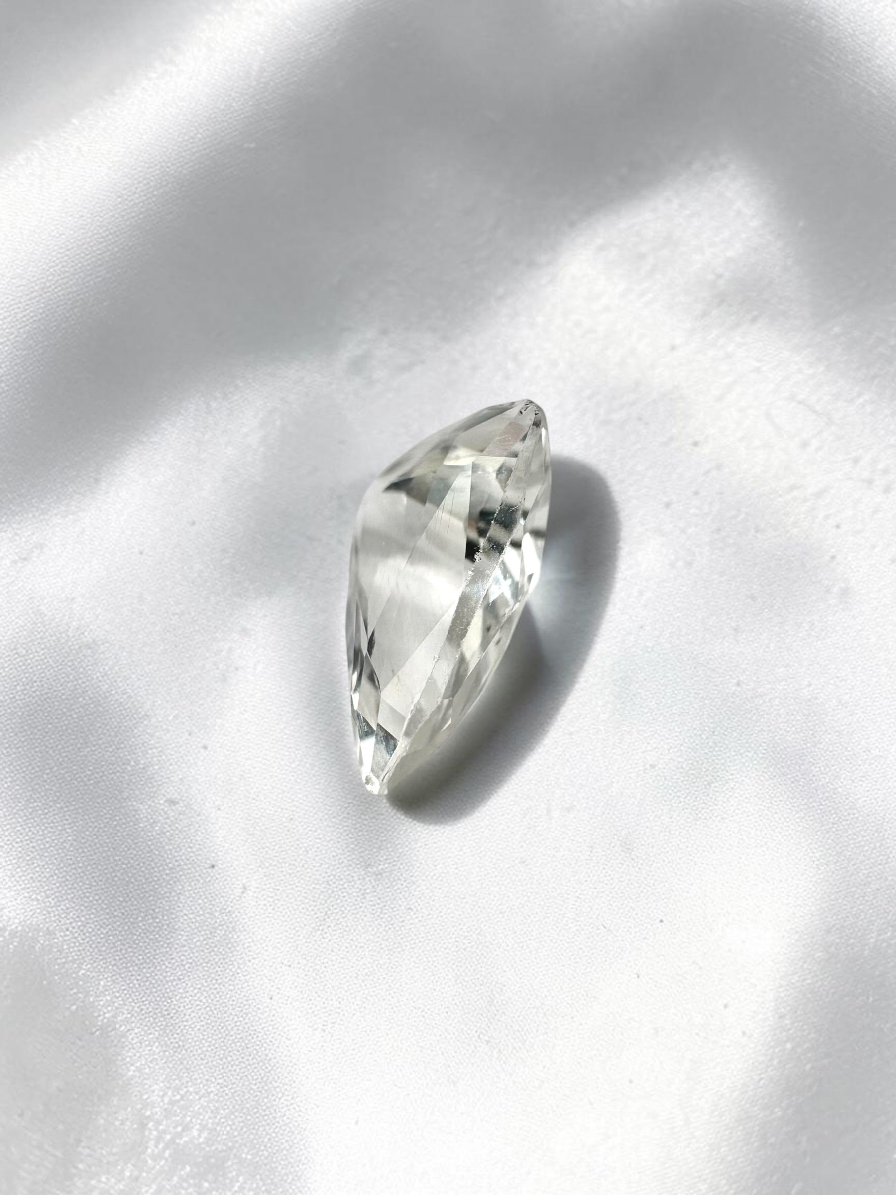 Faceted Zircon from Cambodia 2,95ct - BZI02