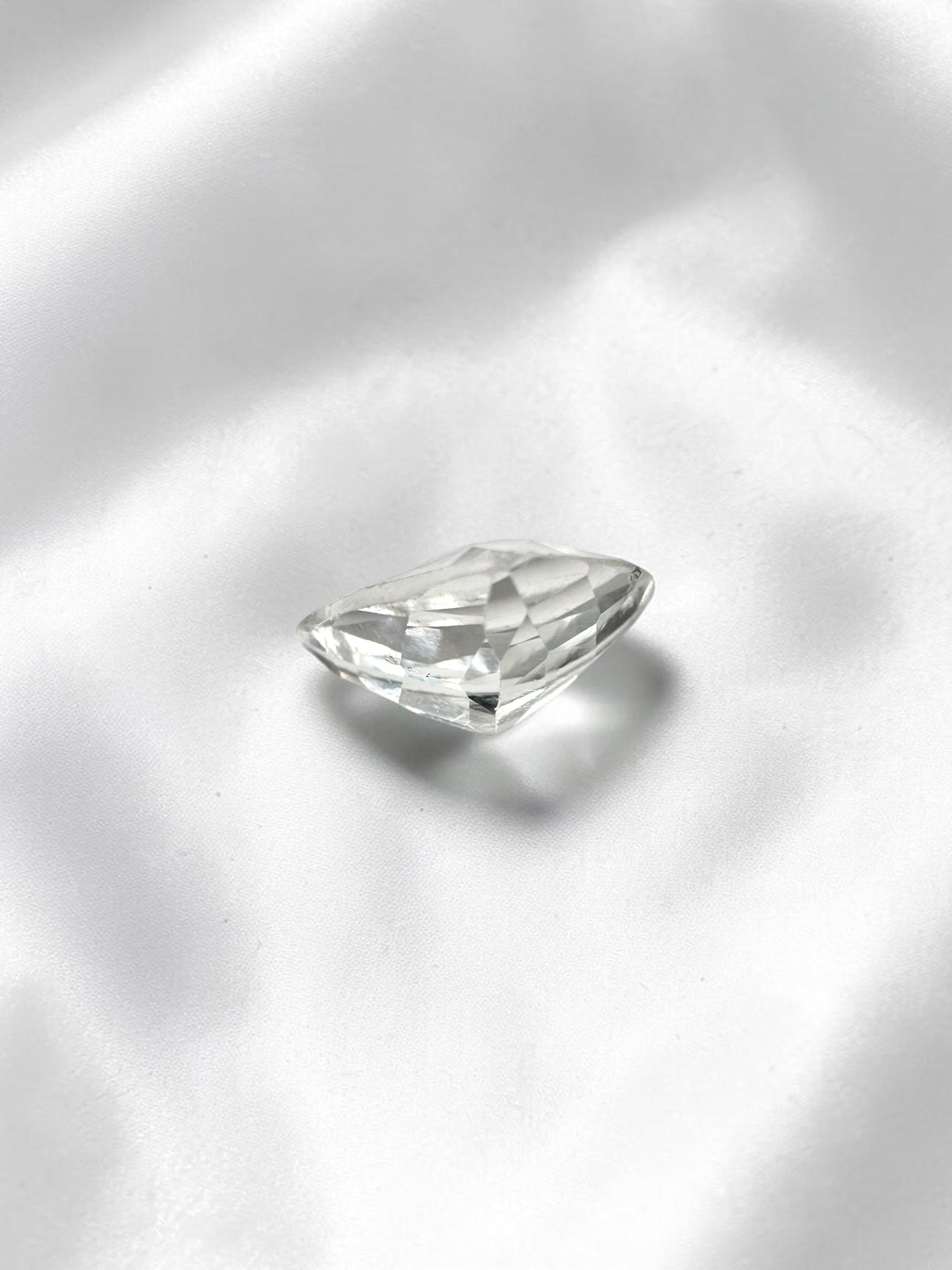 Faceted Zircon from Cambodia 2,95ct - BZI02