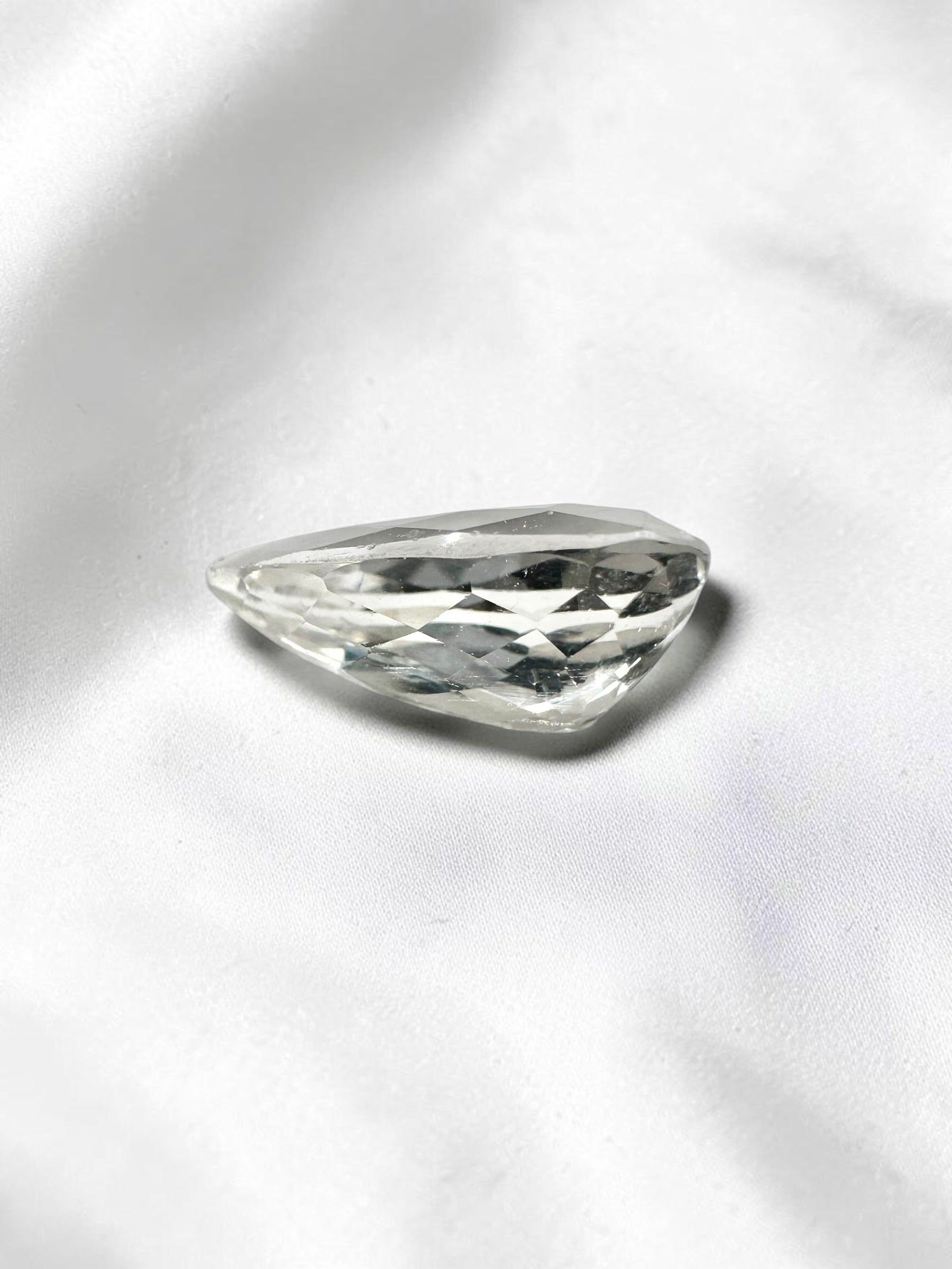 Faceted Zircon from Cambodia 3,1ct - BZI03