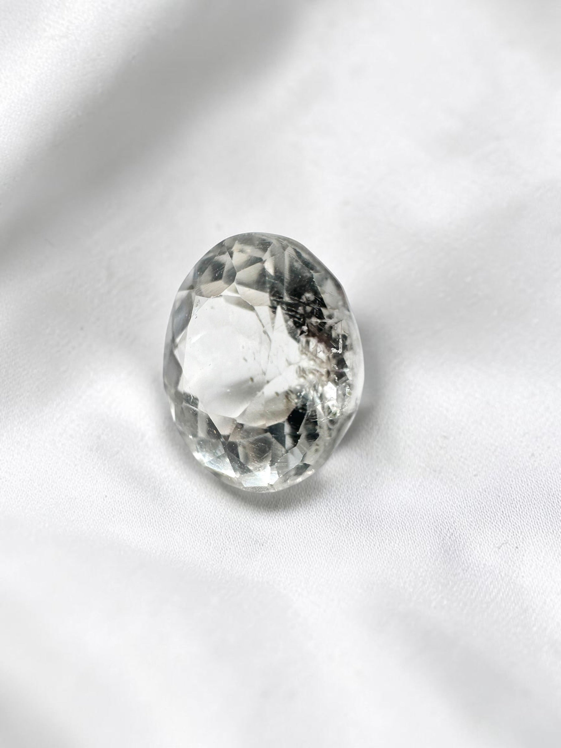 Faceted Zircon from Cambodia 3,2ct - BZI04