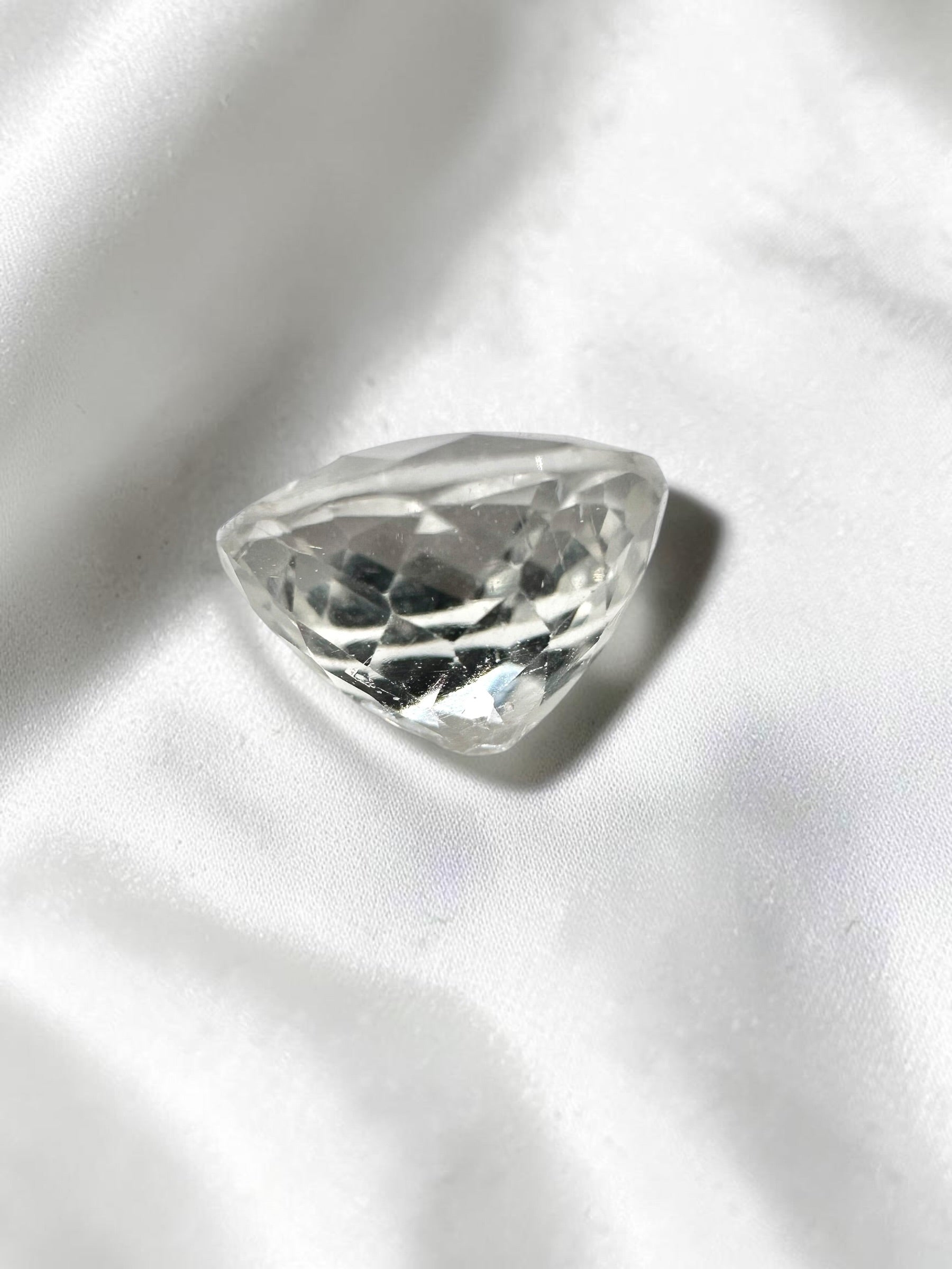 Faceted Zircon from Cambodia 3,2ct - BZI04