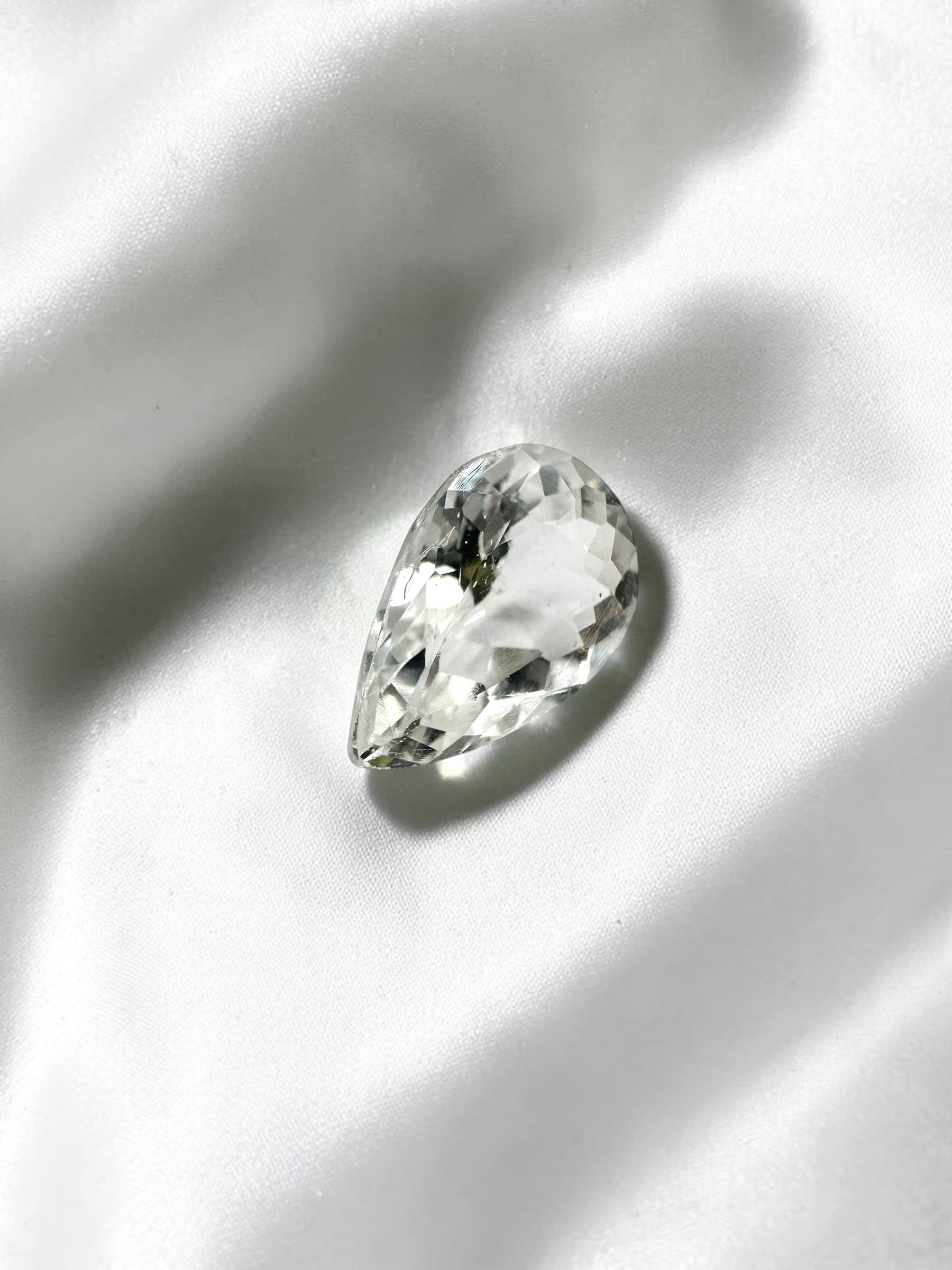 Faceted Zircon from Cambodia 2,9ct - BZI09