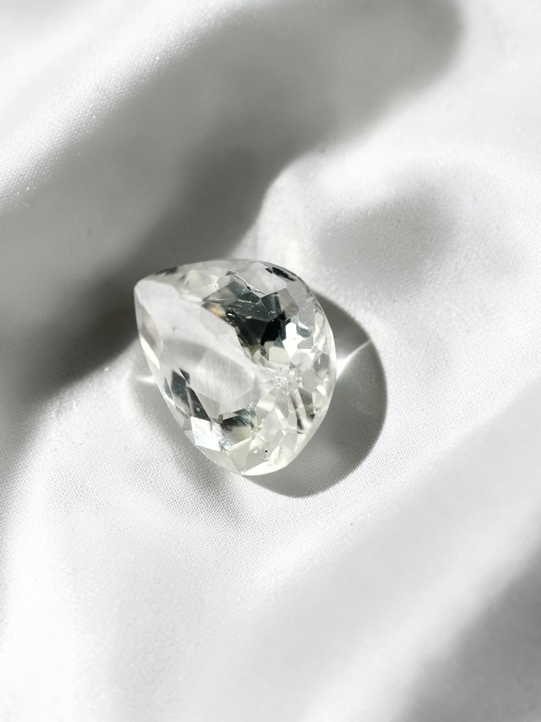 Faceted Zircon from Cambodia 2,9ct - BZI09
